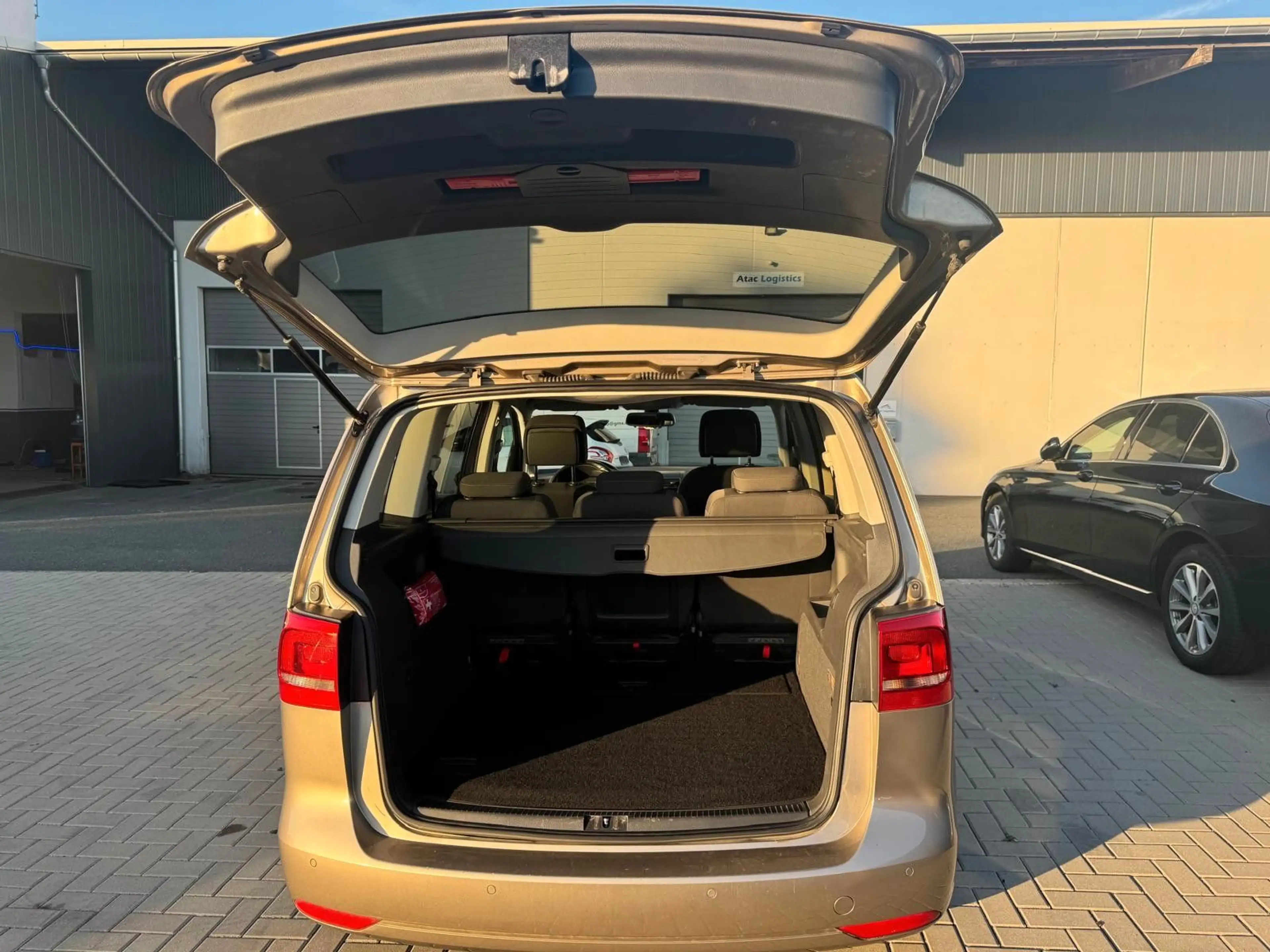 Volkswagen Touran Life SHZ/KLIMA/TEMPO/NAVI — photo 13