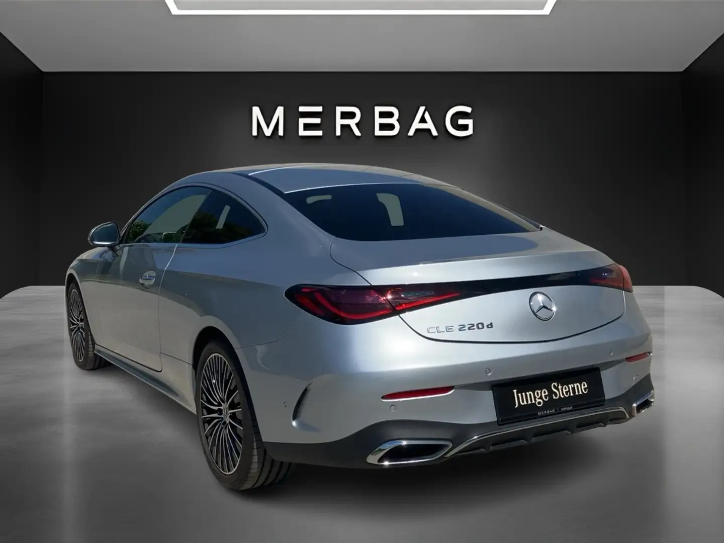 Mercedes-Benz CLE 220 d Coupé AMG Line Premium srebrna - 2