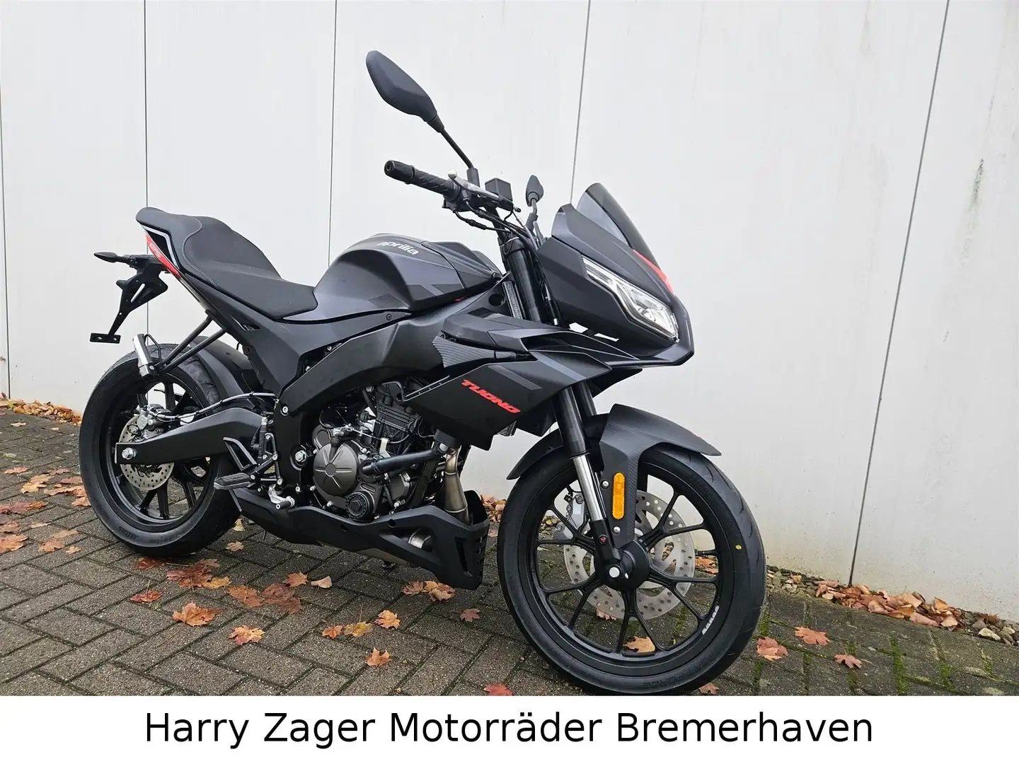 Aprilia Tuono 125 sofort lieferbar! Zwart - 2