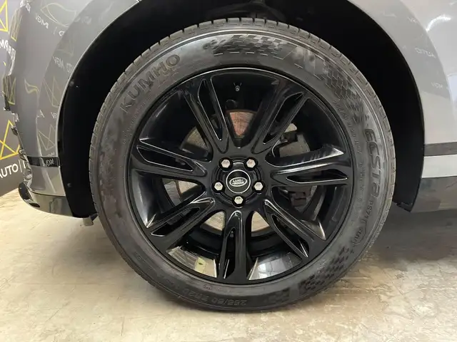 Land Rover Range Rover Velar view 15