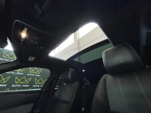 Land Rover Range Rover Velar view 7