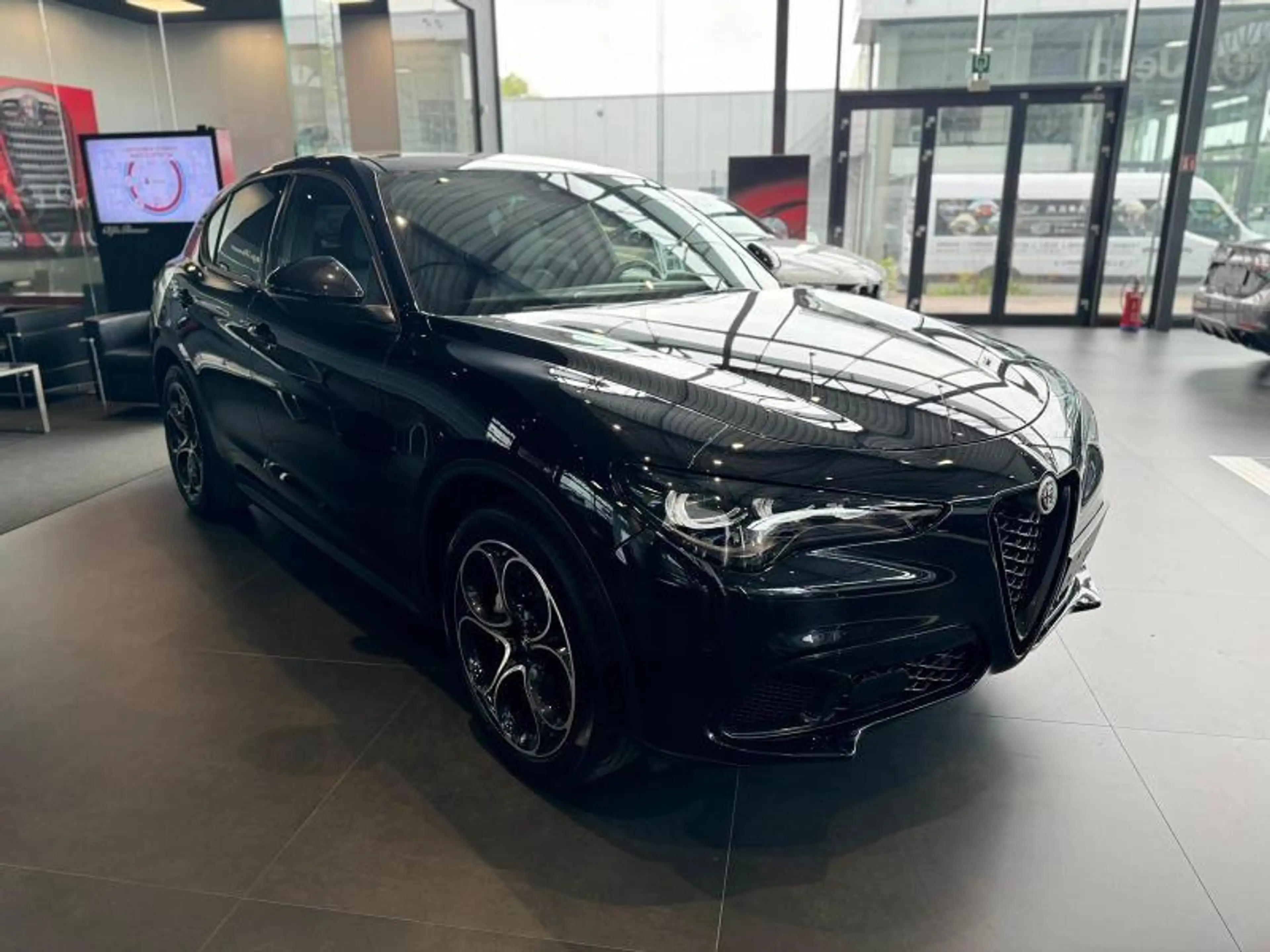 Alfa Romeo Stelvio Sprint — photo 3