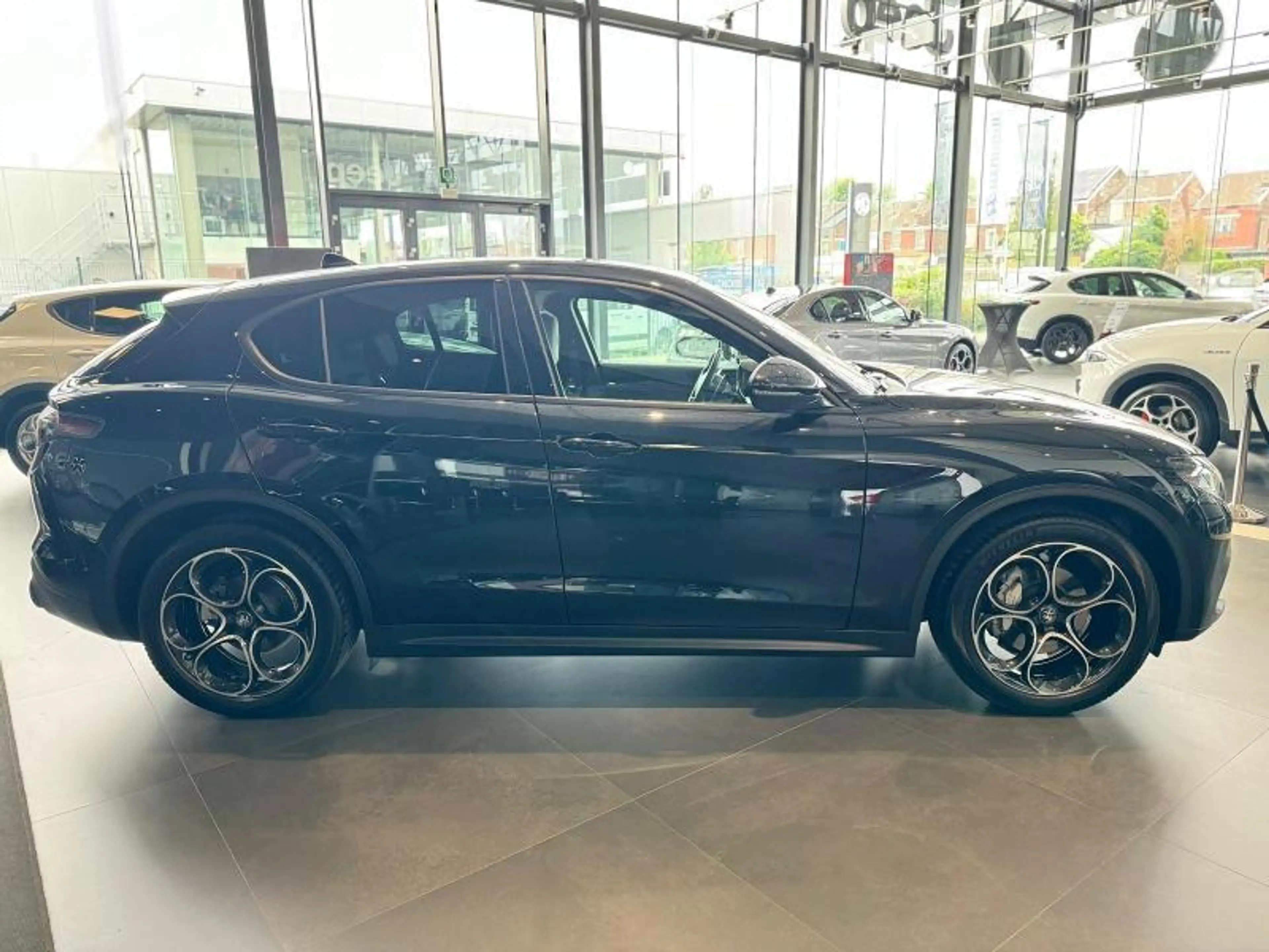 Alfa Romeo Stelvio Sprint — photo 4