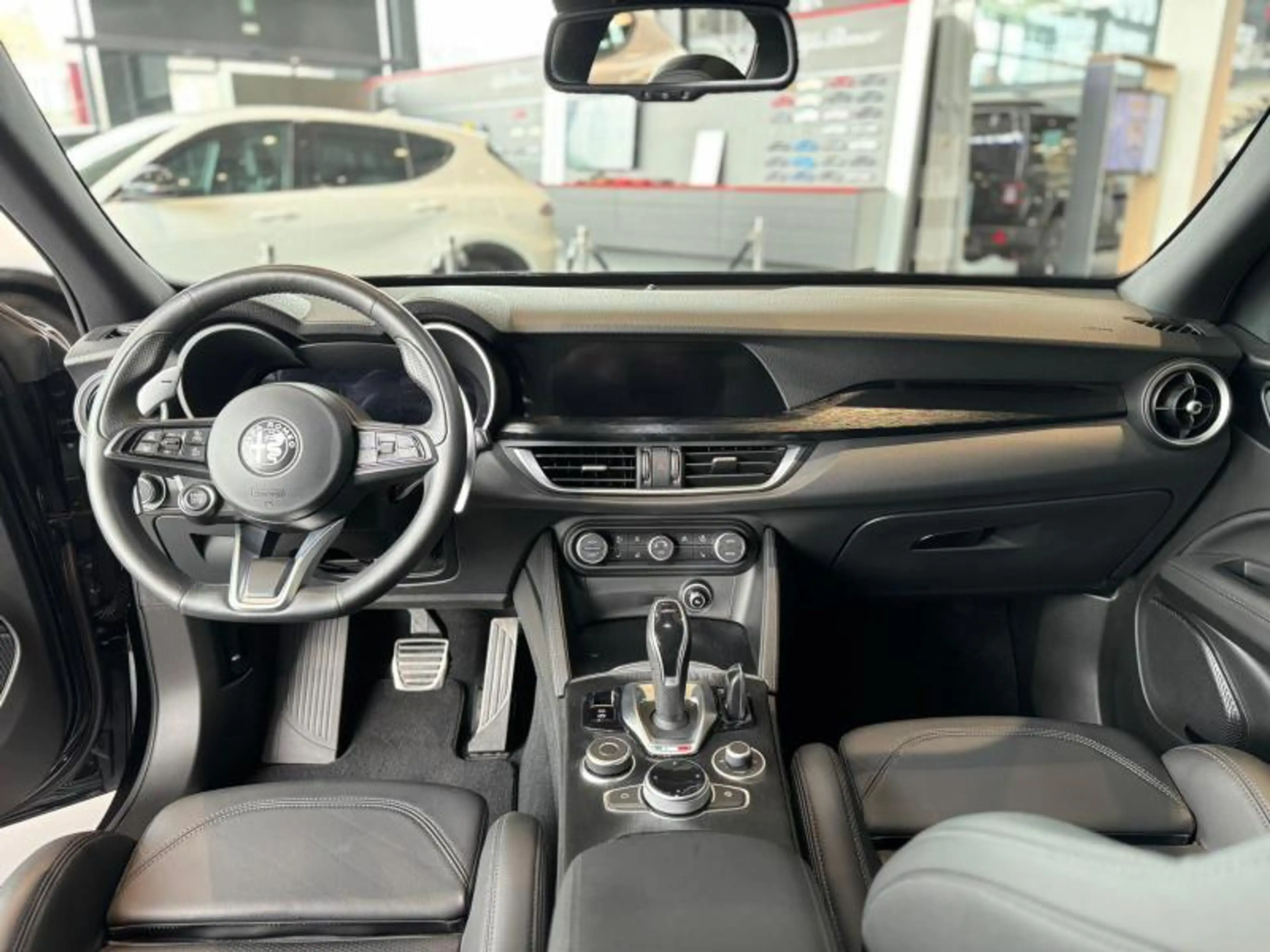 Alfa Romeo Stelvio Sprint — photo 11