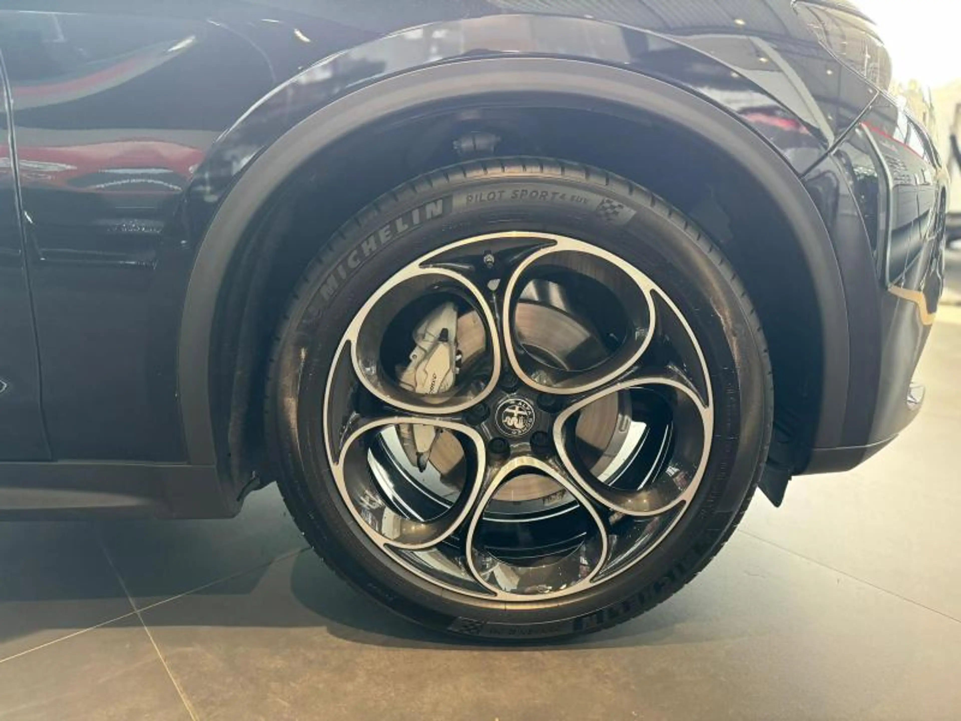 Alfa Romeo Stelvio Sprint — photo 9
