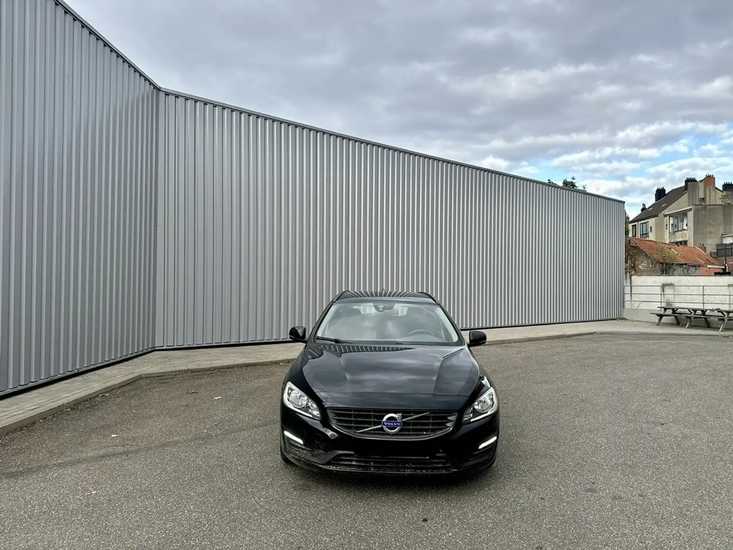 Volvo V60 V60 2.0 D2 Momentum Noir - 2