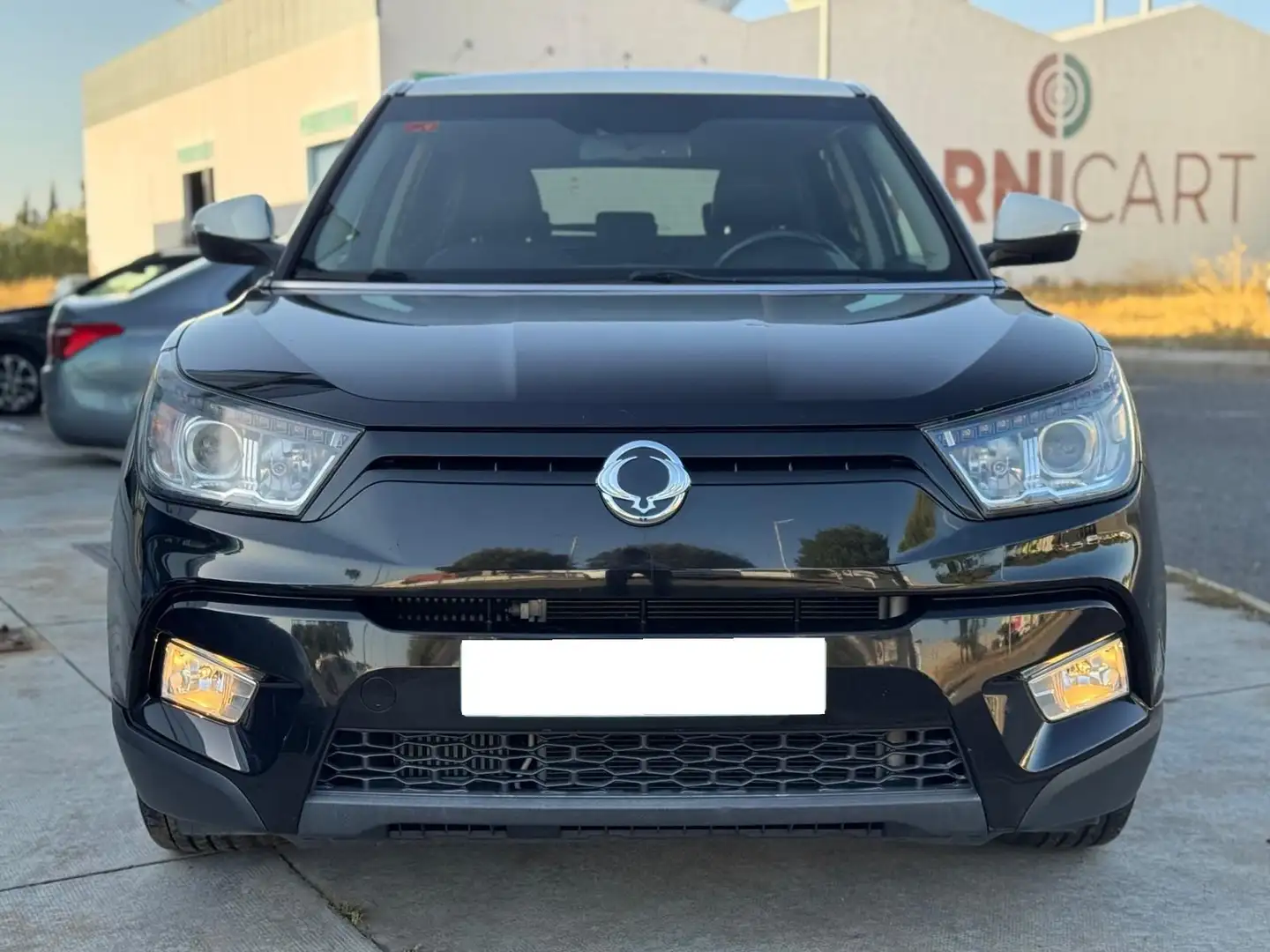 SsangYong Tivoli D16T Premium 4x2 Negro - 2