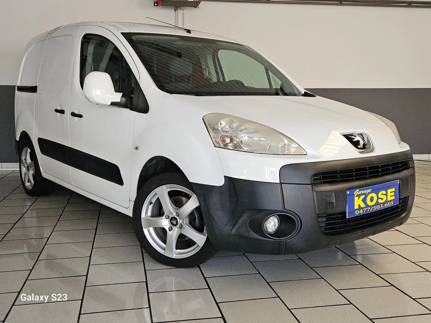 Peugeot Partner 1.6 HDi L1H1 CLIMATISATION/2PLACES//CAR-PASS EURO5 Wit - 1