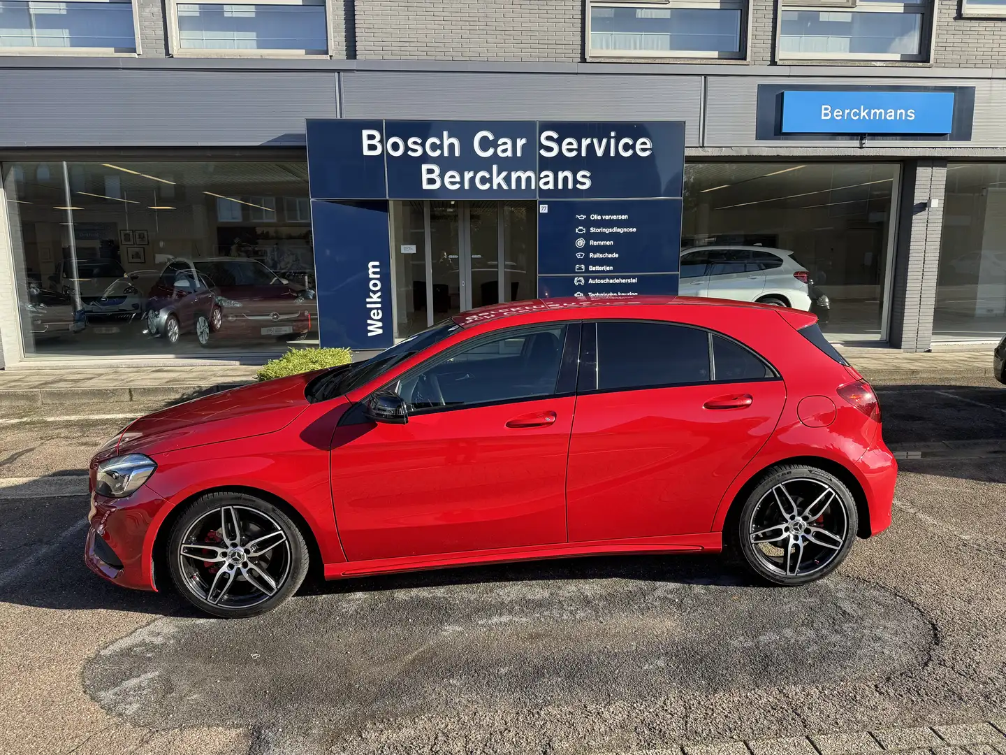 Mercedes-Benz A 180 1.6 Benzine AMG-Line Nieuwstaat!!! Rosso - 1