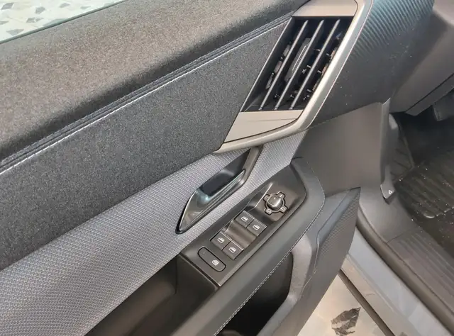 Opel Grandland view 11