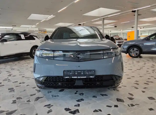 Opel Grandland view 2