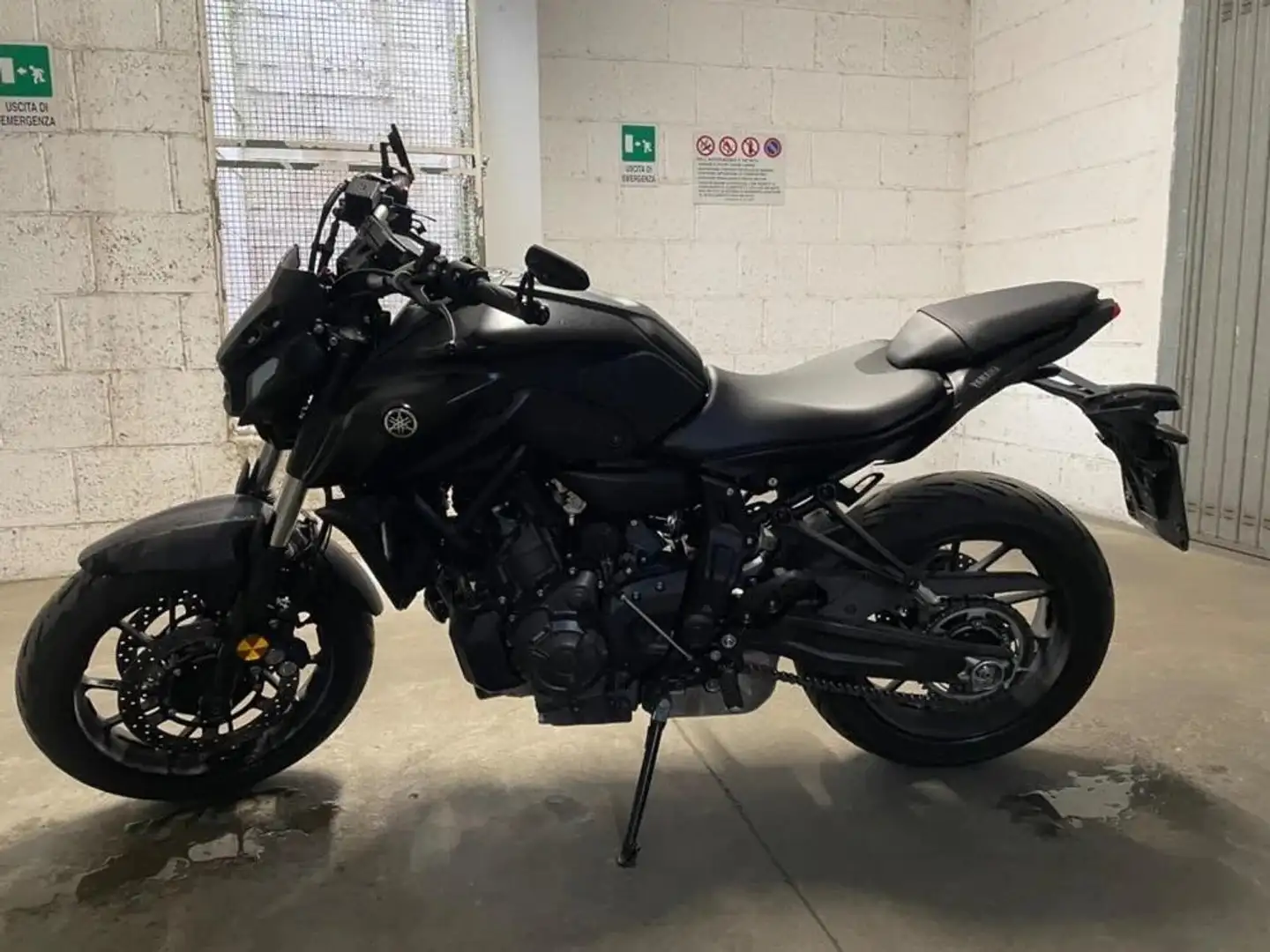Yamaha MT-07 Nero - 2