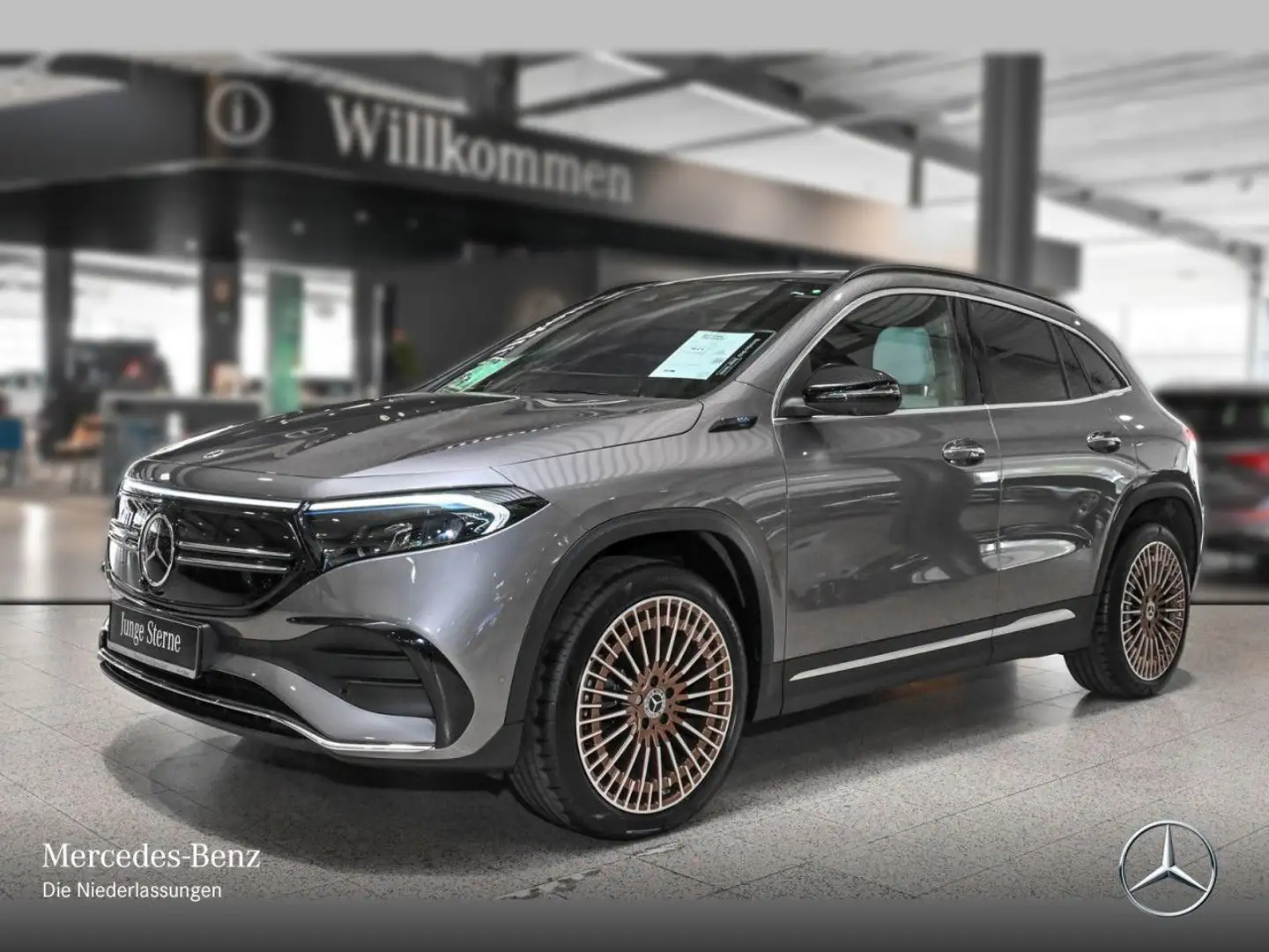Mercedes-Benz EQA 300 4M ELECTRICART+20"+PREMIUM+AHK+PANO+360 Grau - 2