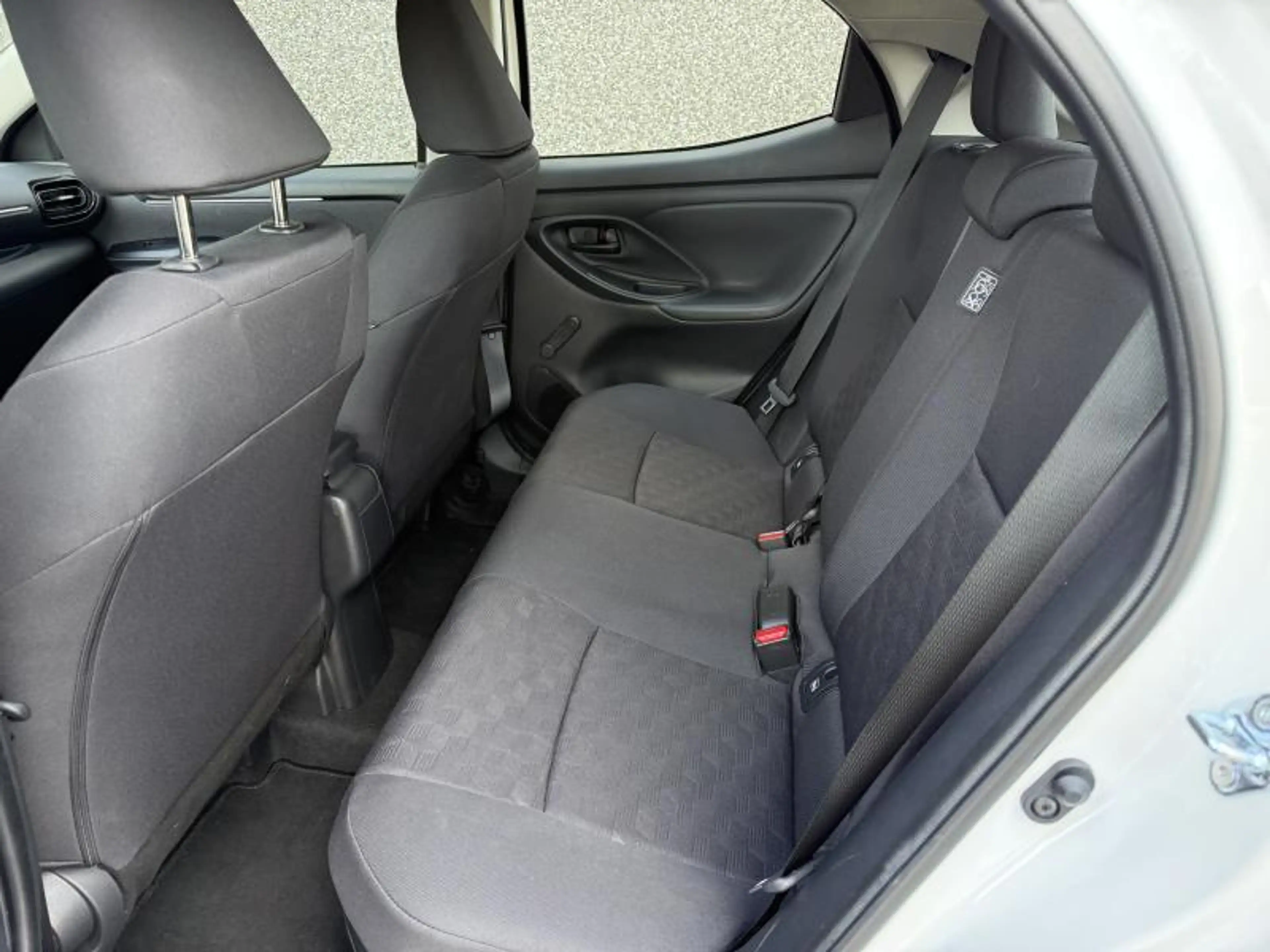Toyota Yaris 1.5 Hybrid Dynamic — photo 11