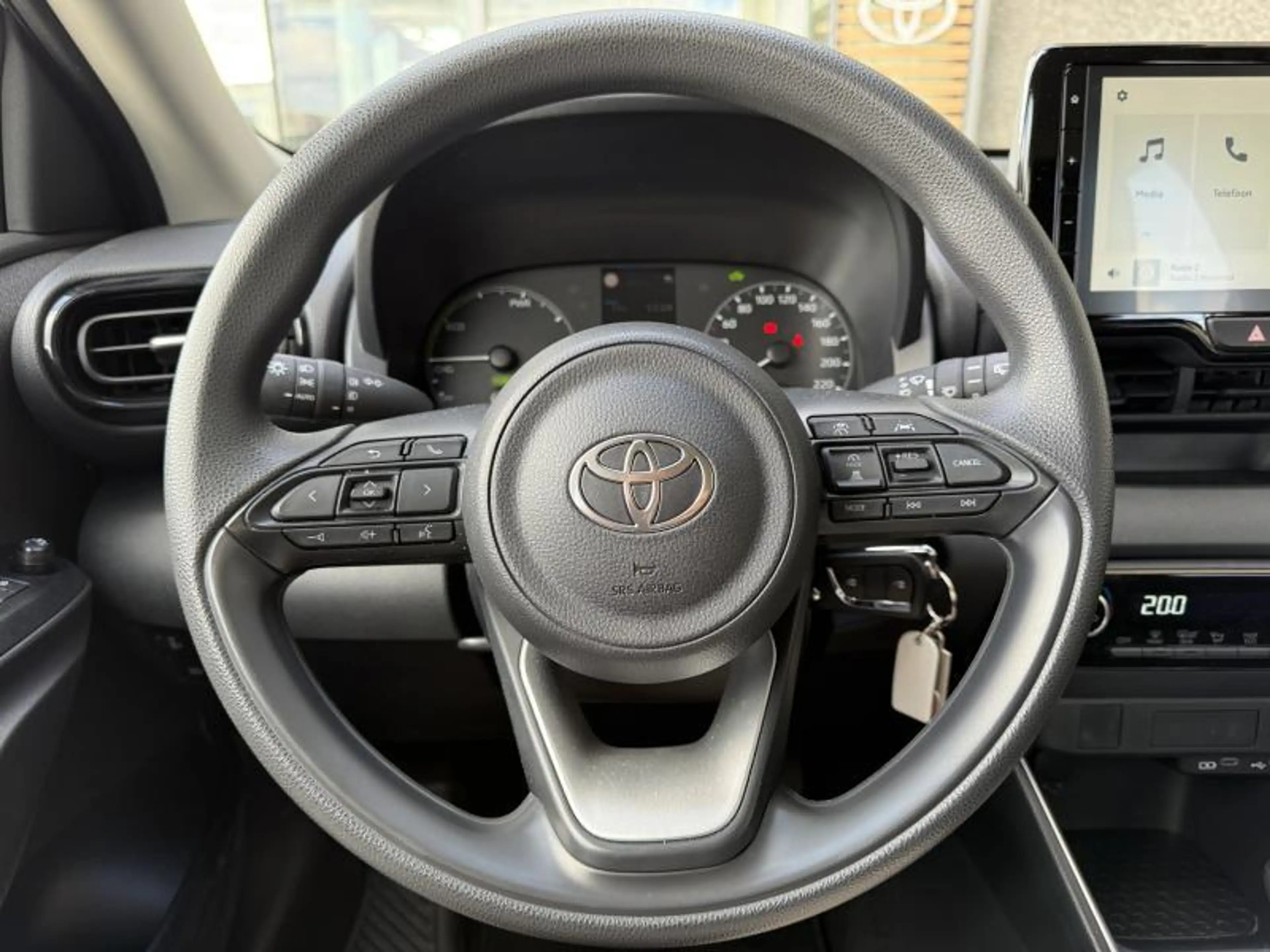 Toyota Yaris 1.5 Hybrid Dynamic — photo 13