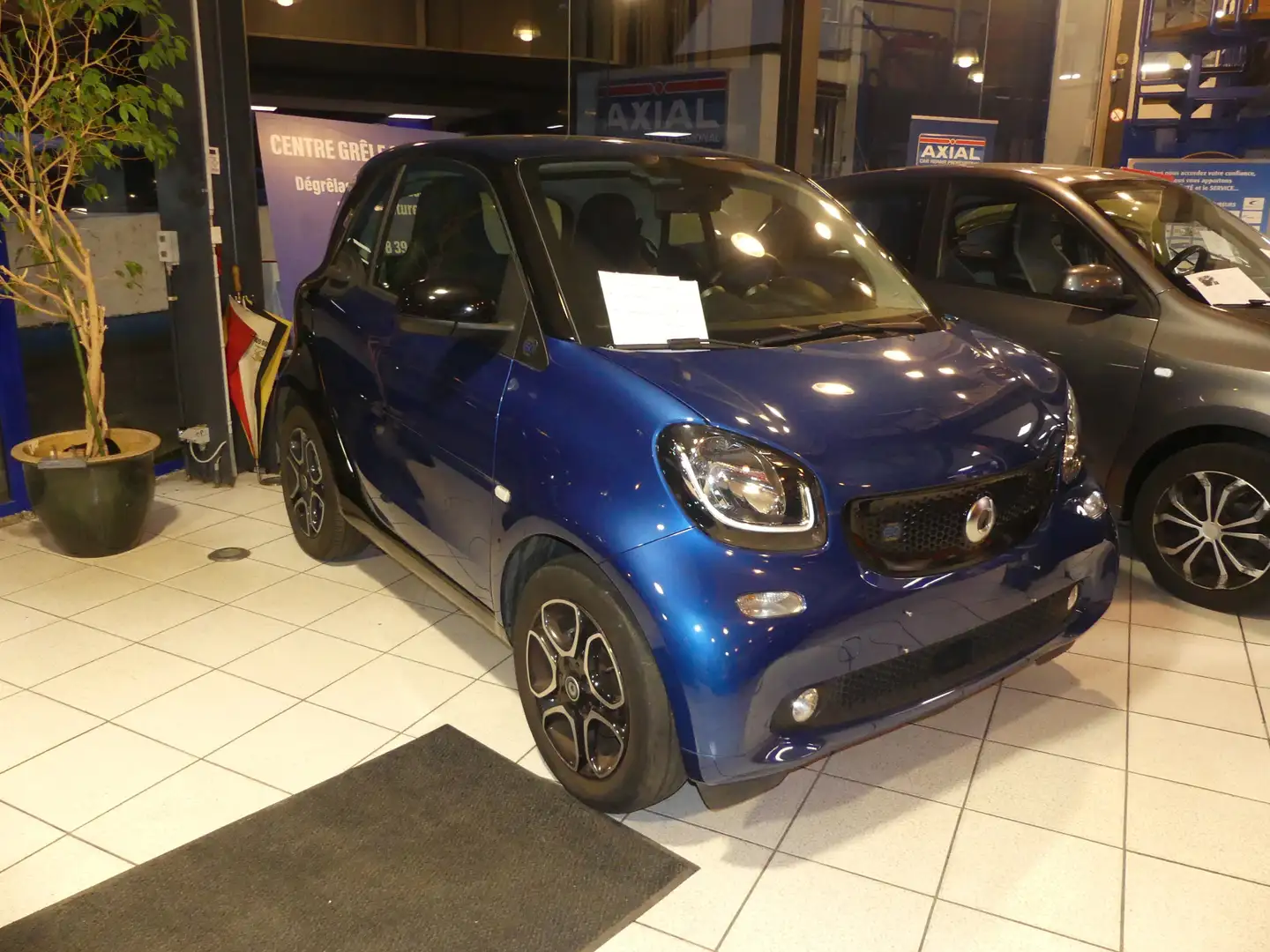 smart forTwo Coupé EQ 17.6 kWh Comfort+ (EU6.2) Azul - 2