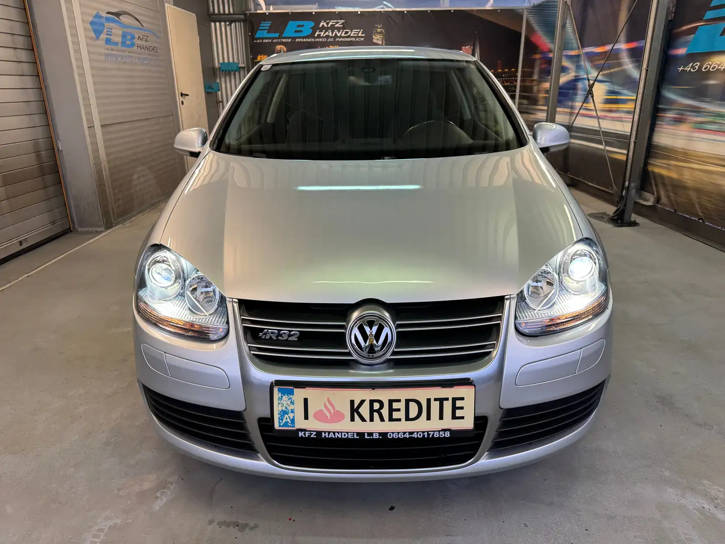 Volkswagen Golf R32 Grau - 2