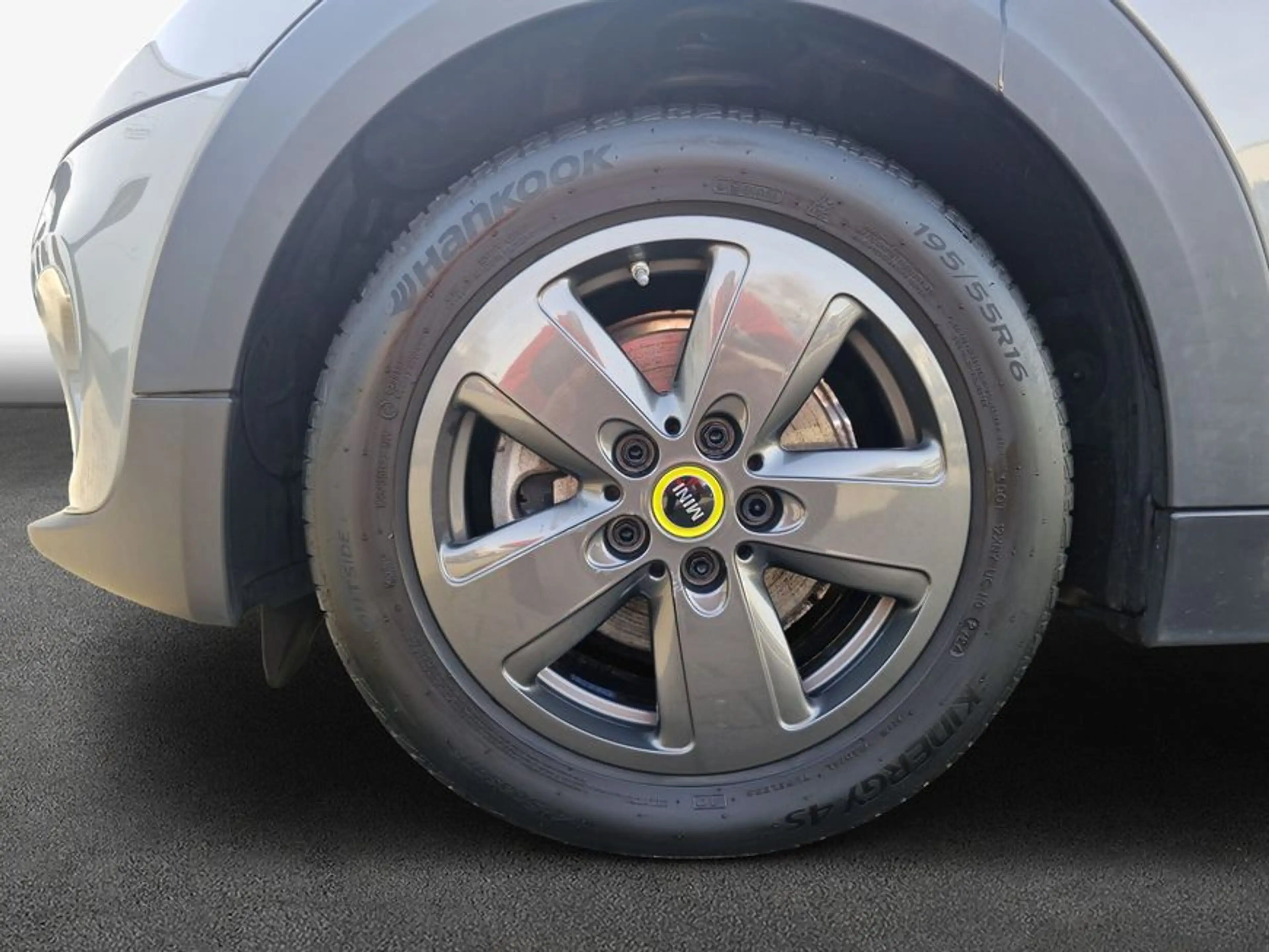 MINI Cooper SE Cooper SE Trim S — photo 8