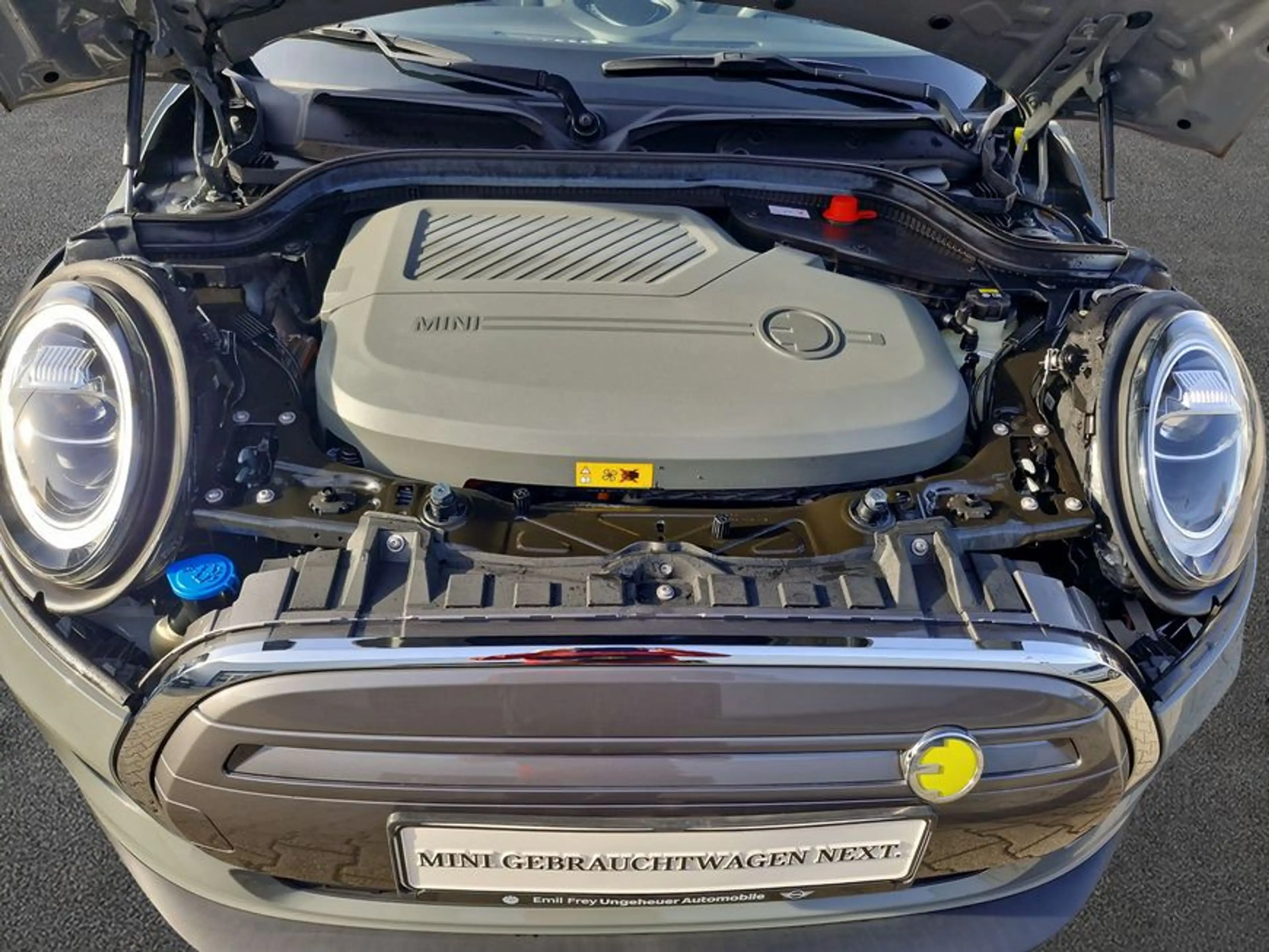 MINI Cooper SE Cooper SE Trim S — photo 9