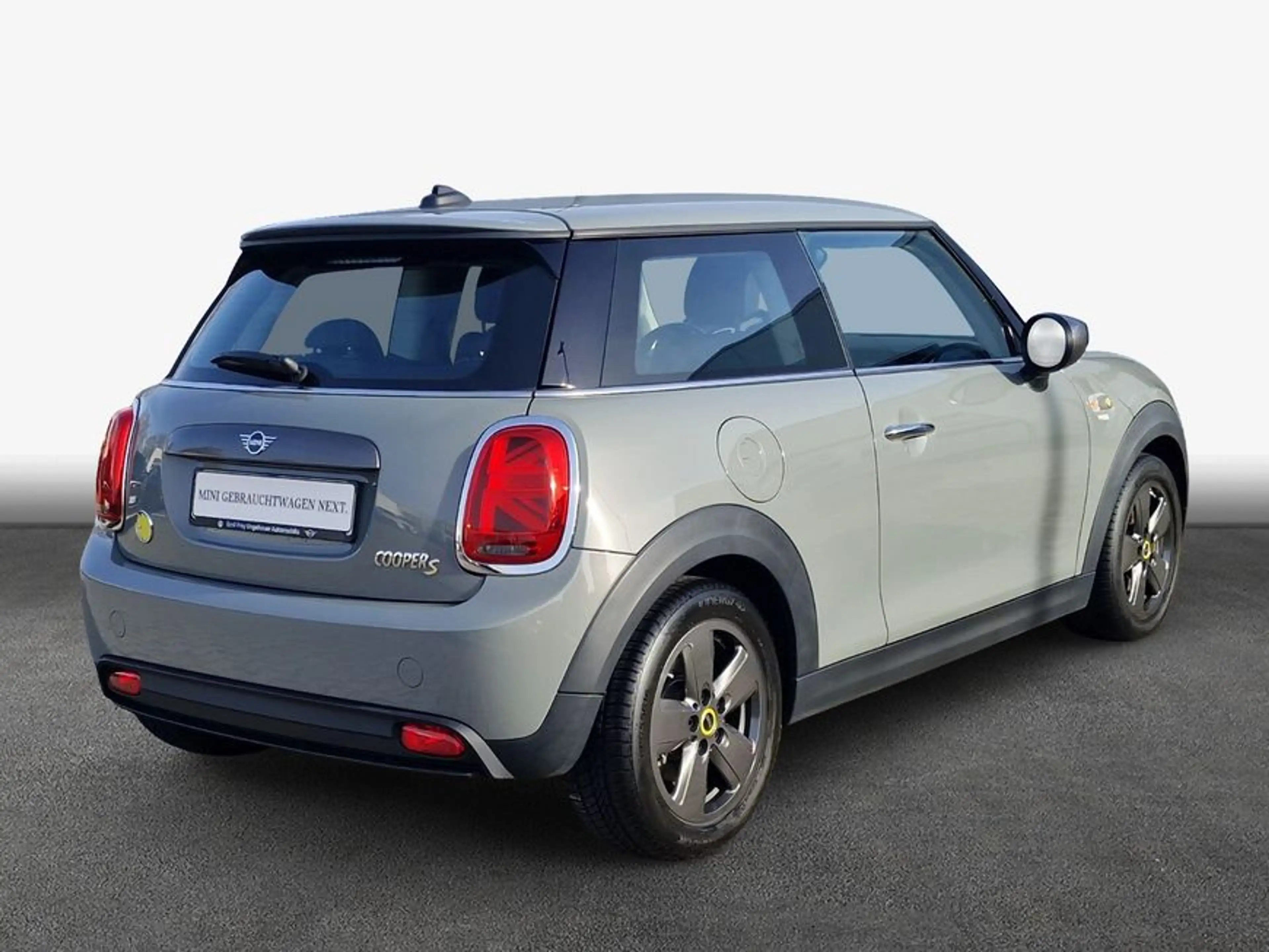 MINI Cooper SE Cooper SE Trim S — photo 2