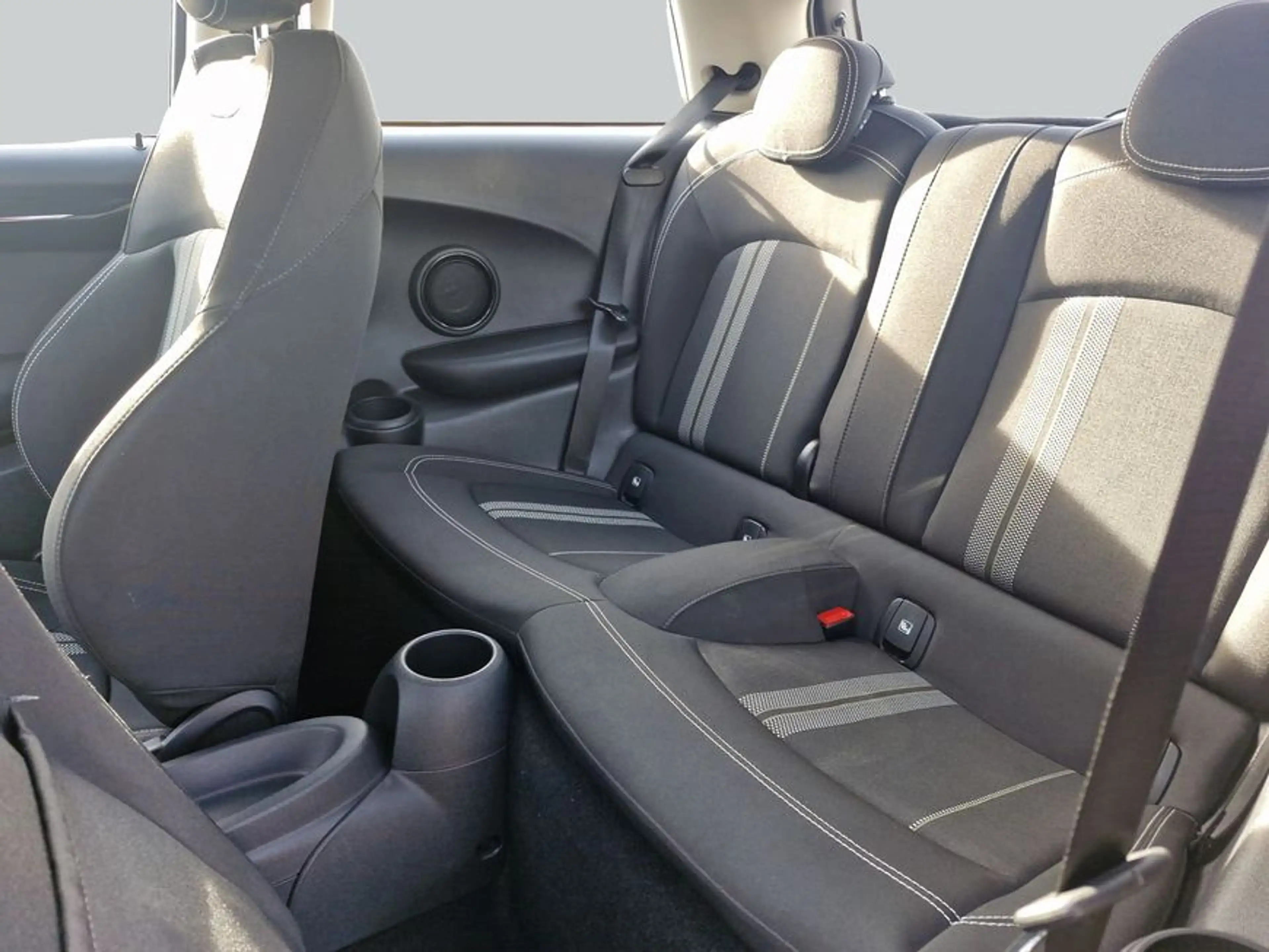 MINI Cooper SE Cooper SE Trim S — photo 13