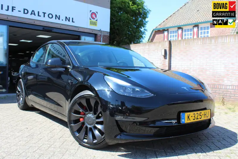 TESLA Model 3