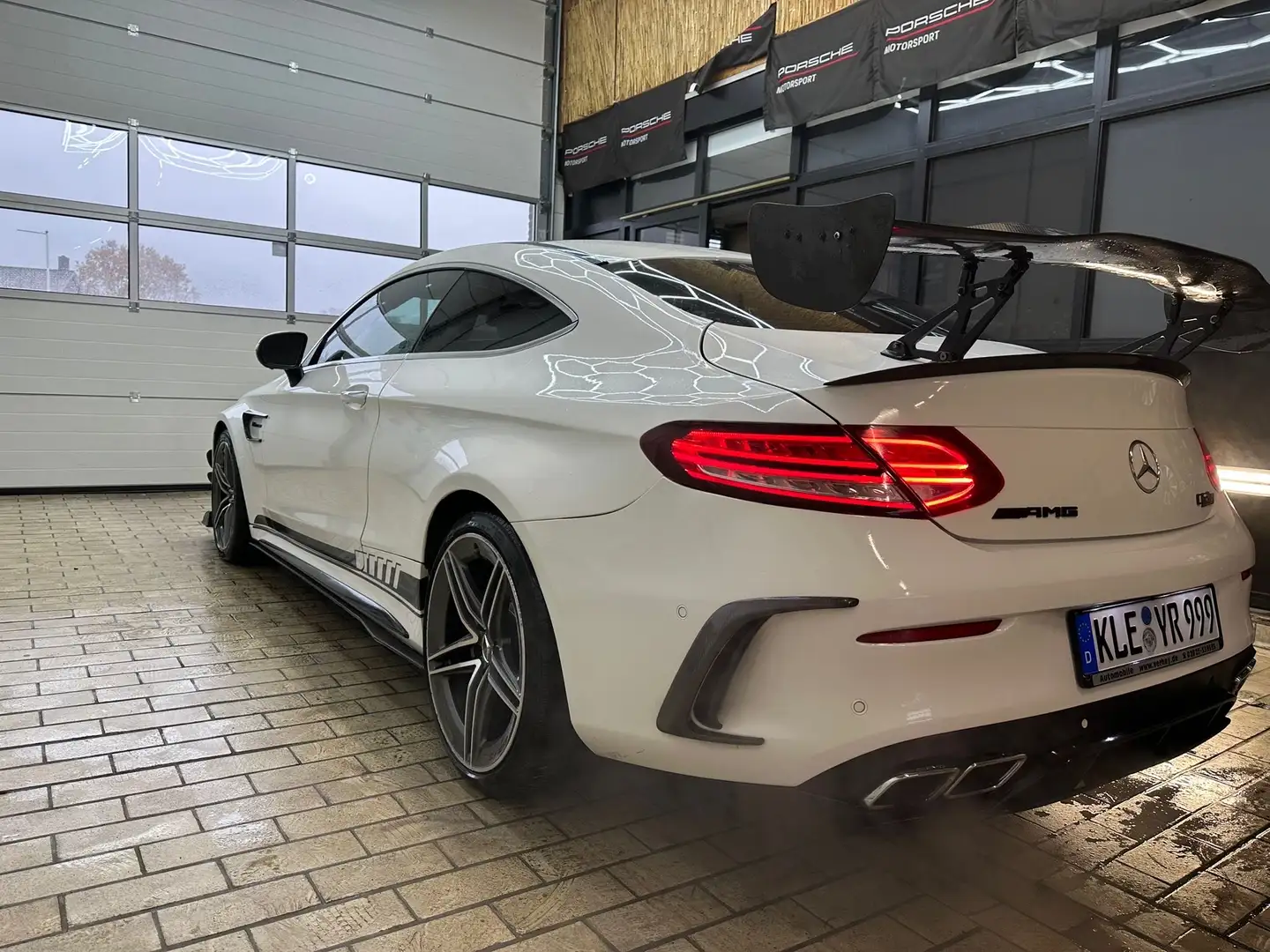 Mercedes-Benz C 63 AMG Coupe C63s - 2