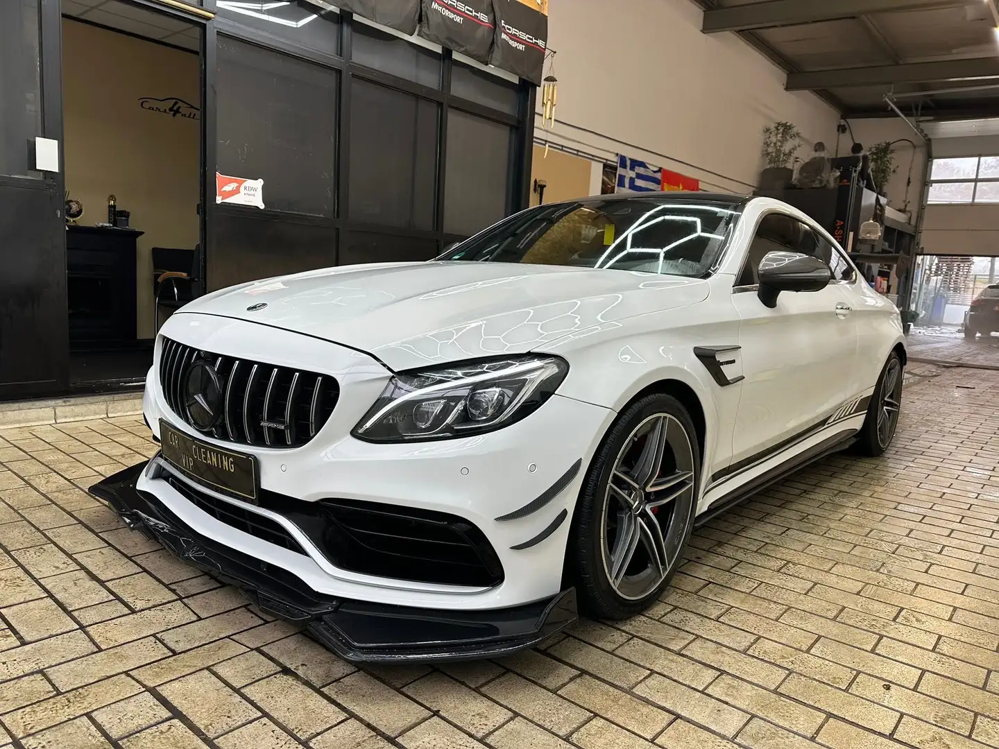 Mercedes-Benz C 63 AMG Coupe C63s - 1