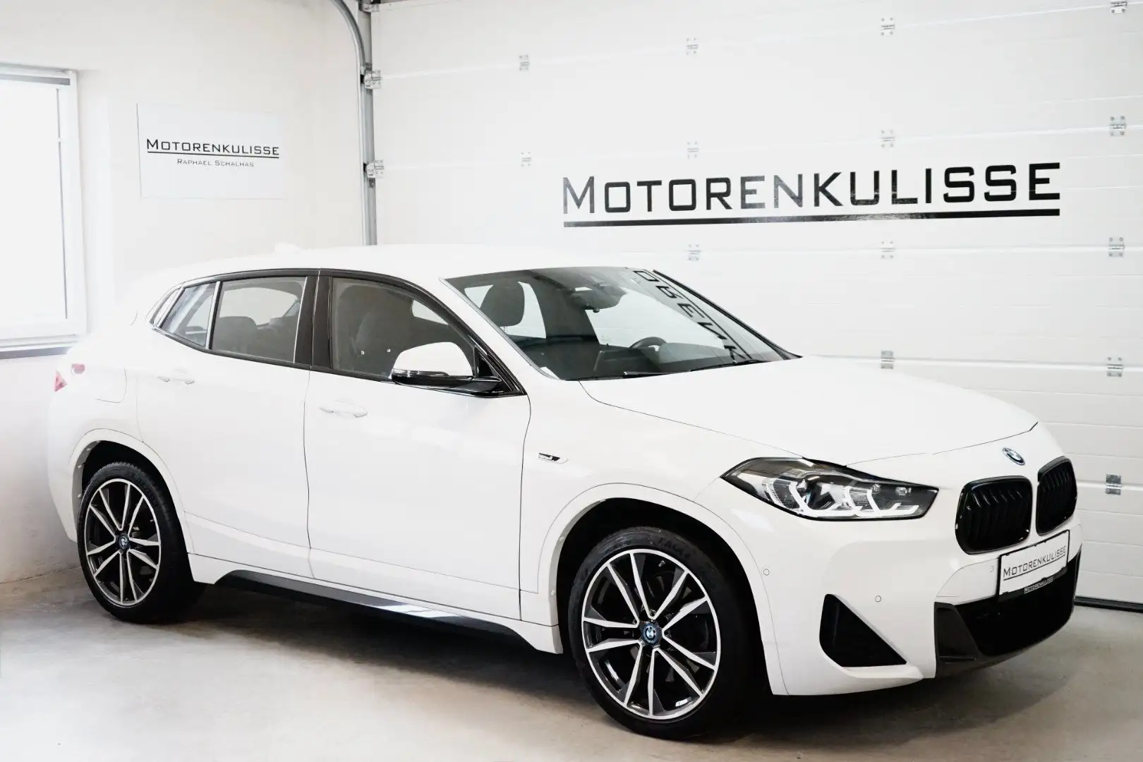 BMW X2 xDrive25e M Sport - Harman/K - RFK - Head-Up - 19" Weiß - 1