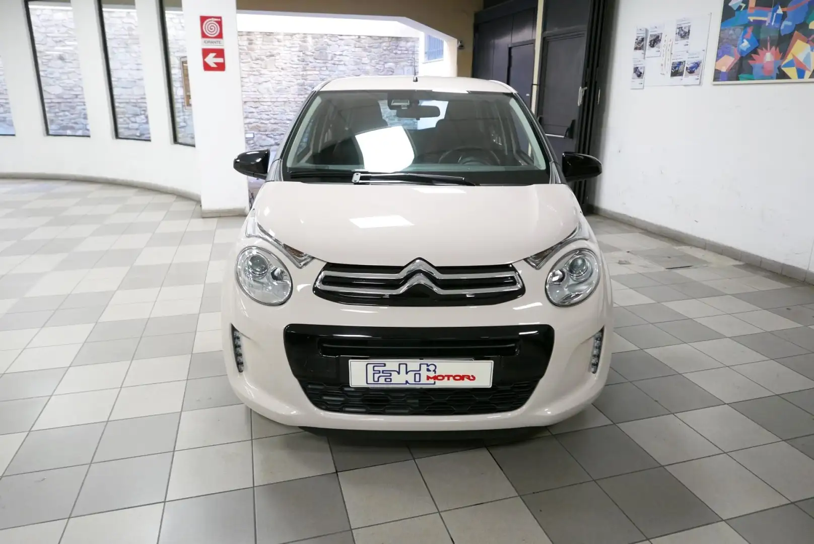 Citroen C1 VTi 72 S&S 5 porte Shine Bianco - 2