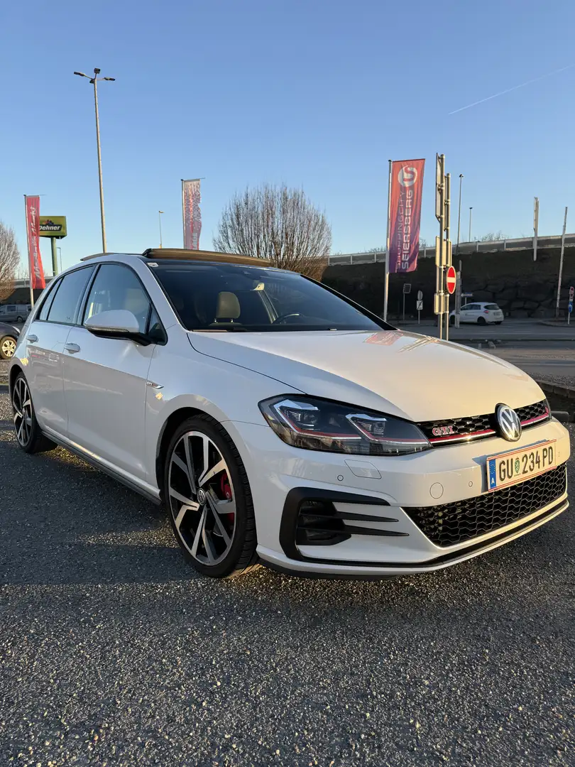 Volkswagen Golf GTI Performance 2,0 TSI DSG - 1