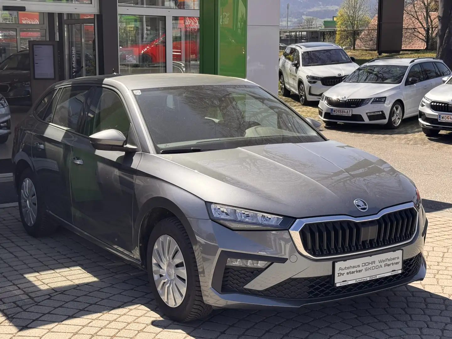 Skoda Scala Essence Grau - 2