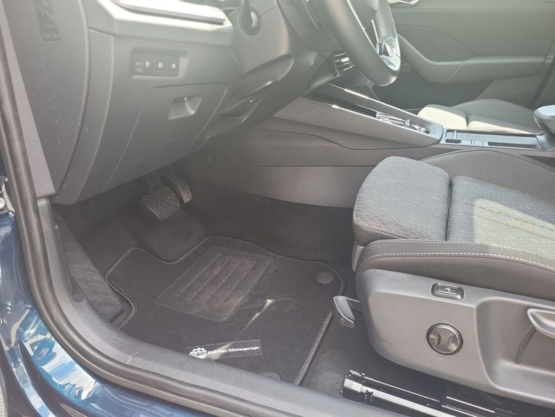 Skoda Octavia Combi 2.0 TDI DSG Ambition AHK/Kamera/Pano — photo 9