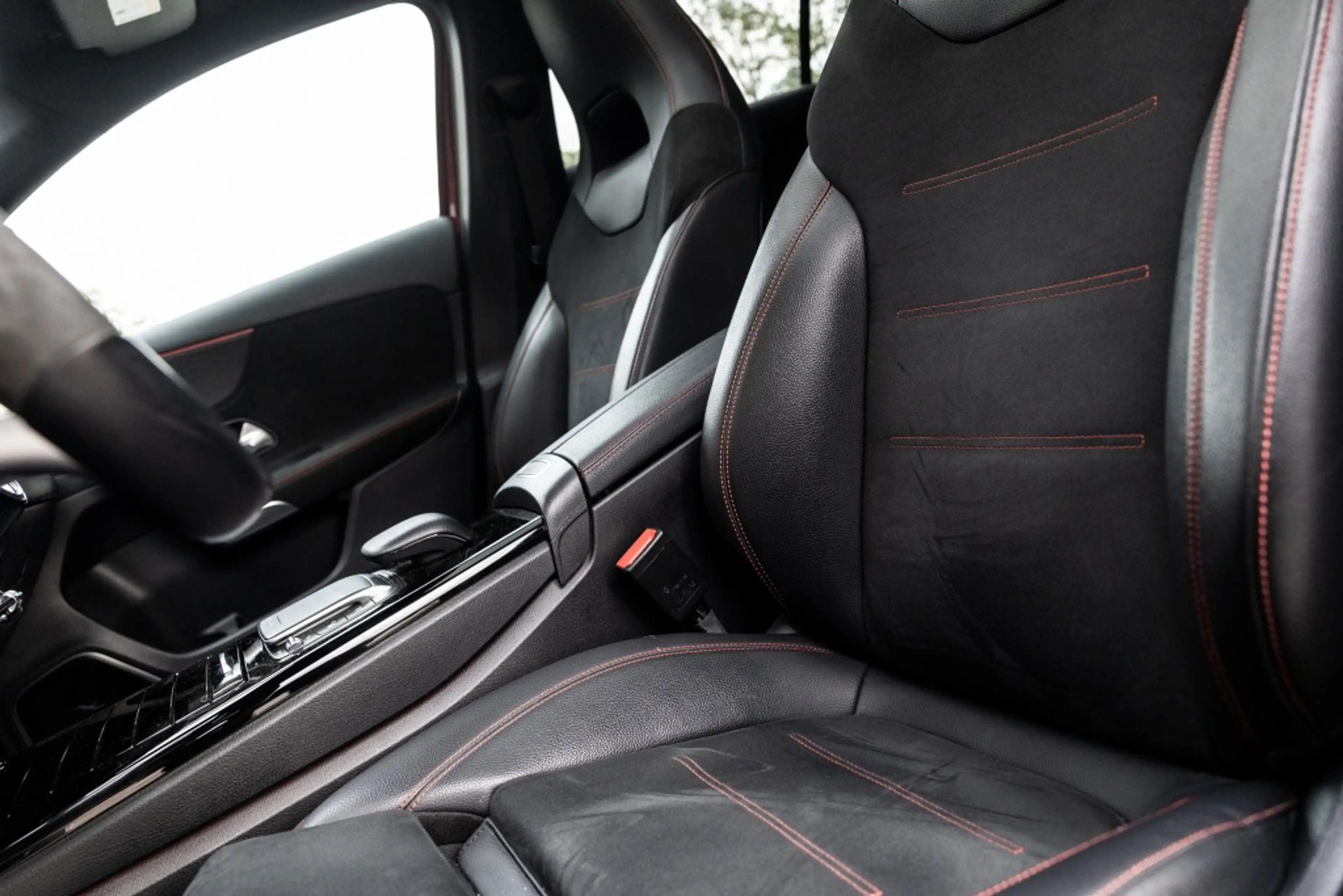 Mercedes-Benz A 250 e Premium Plus | Pano | Burmester | Memory | Multi — photo 4