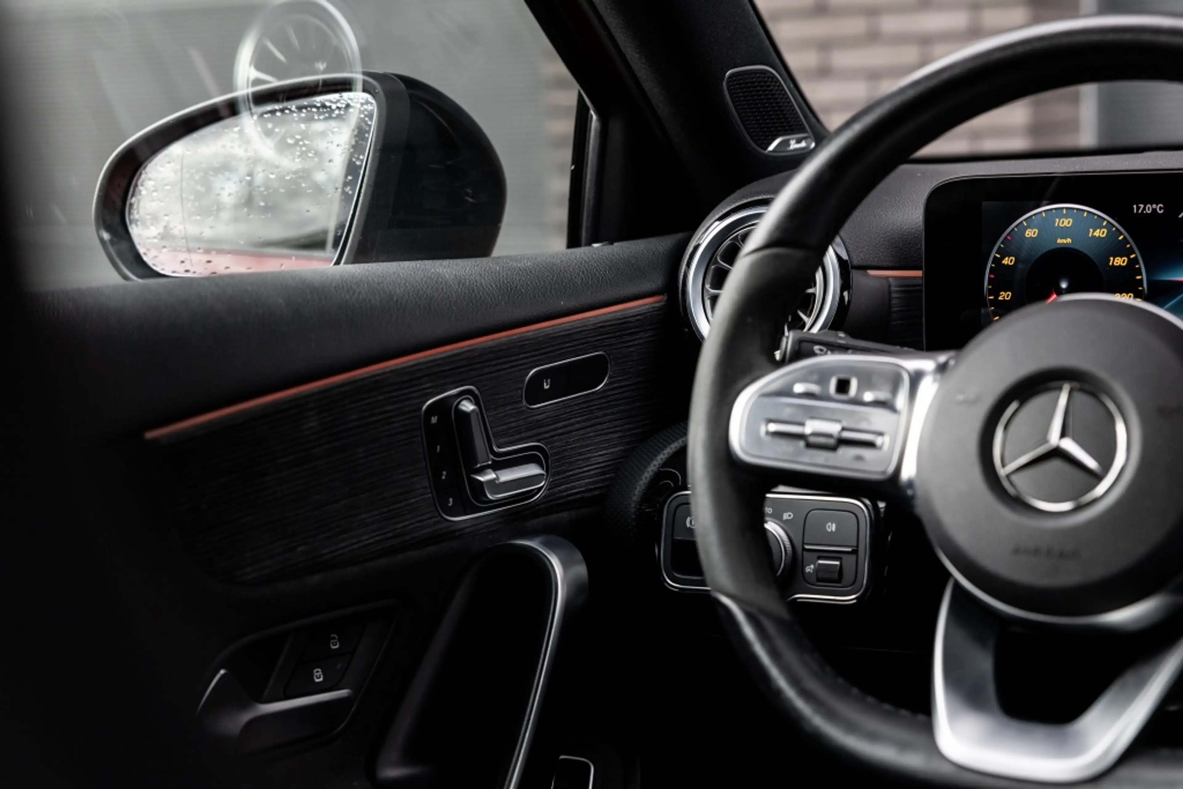 Mercedes-Benz A 250 e Premium Plus | Pano | Burmester | Memory | Multi — photo 30
