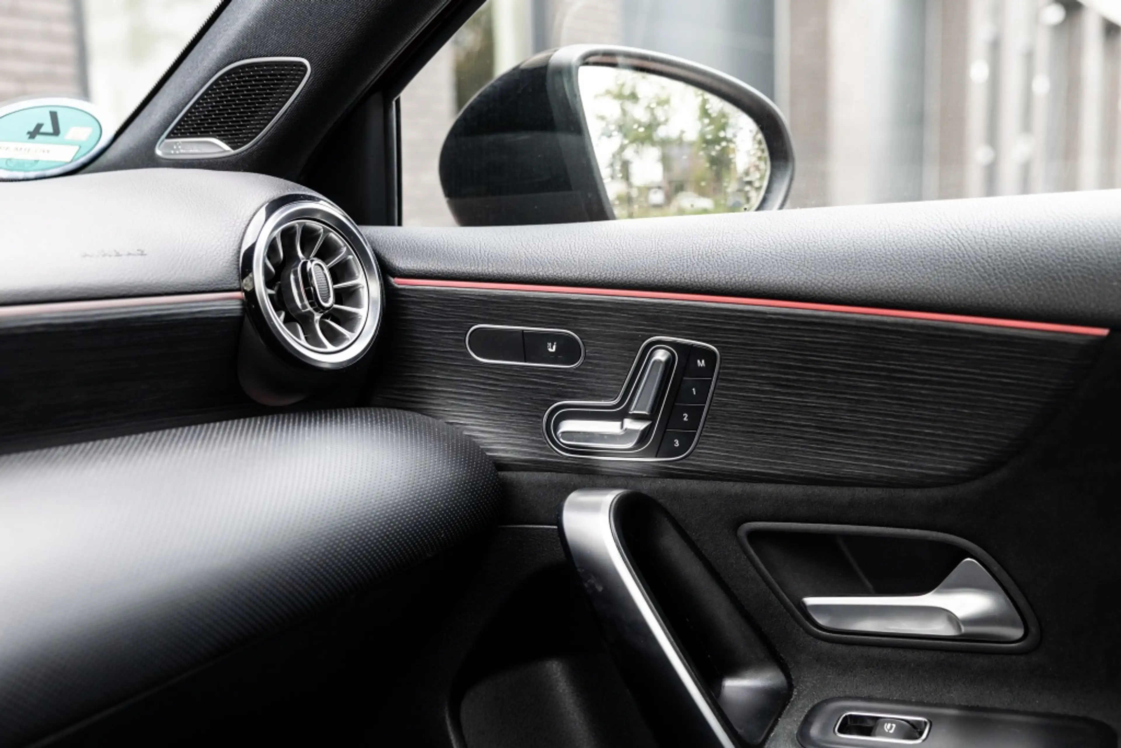 Mercedes-Benz A 250 e Premium Plus | Pano | Burmester | Memory | Multi — photo 19