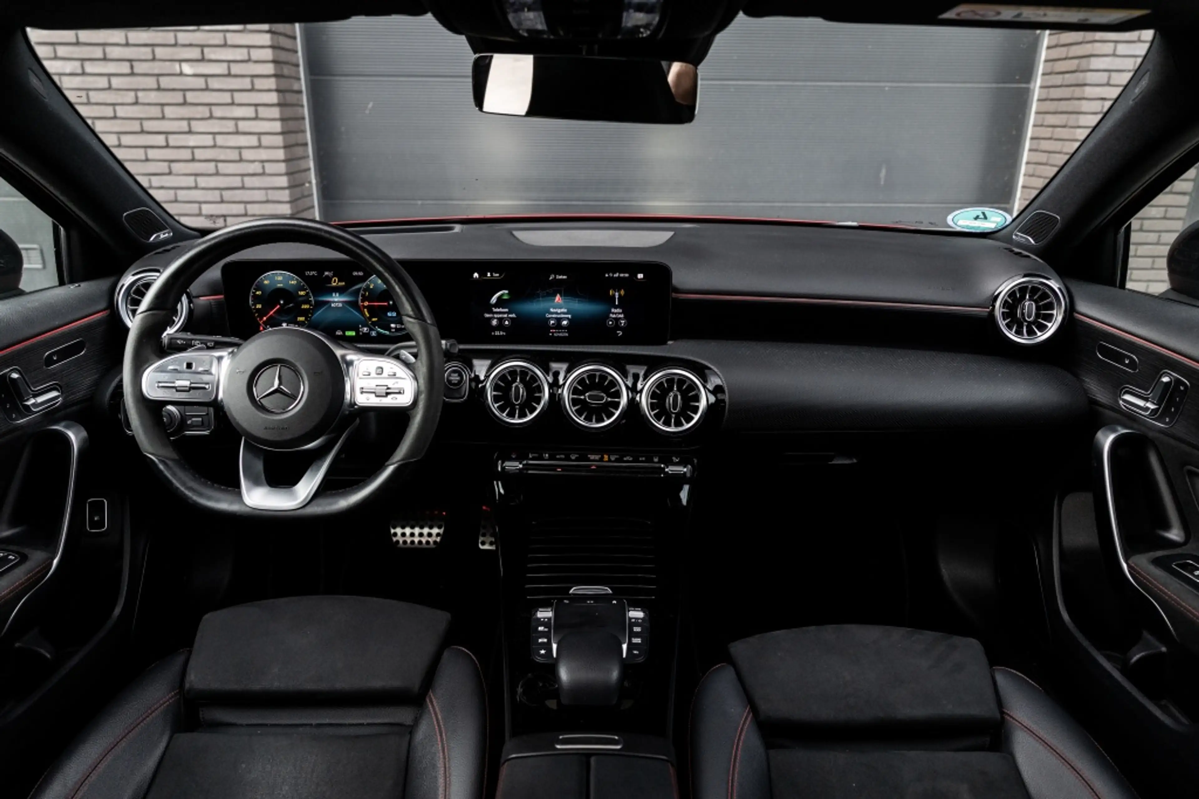Mercedes-Benz A 250 e Premium Plus | Pano | Burmester | Memory | Multi — photo 2