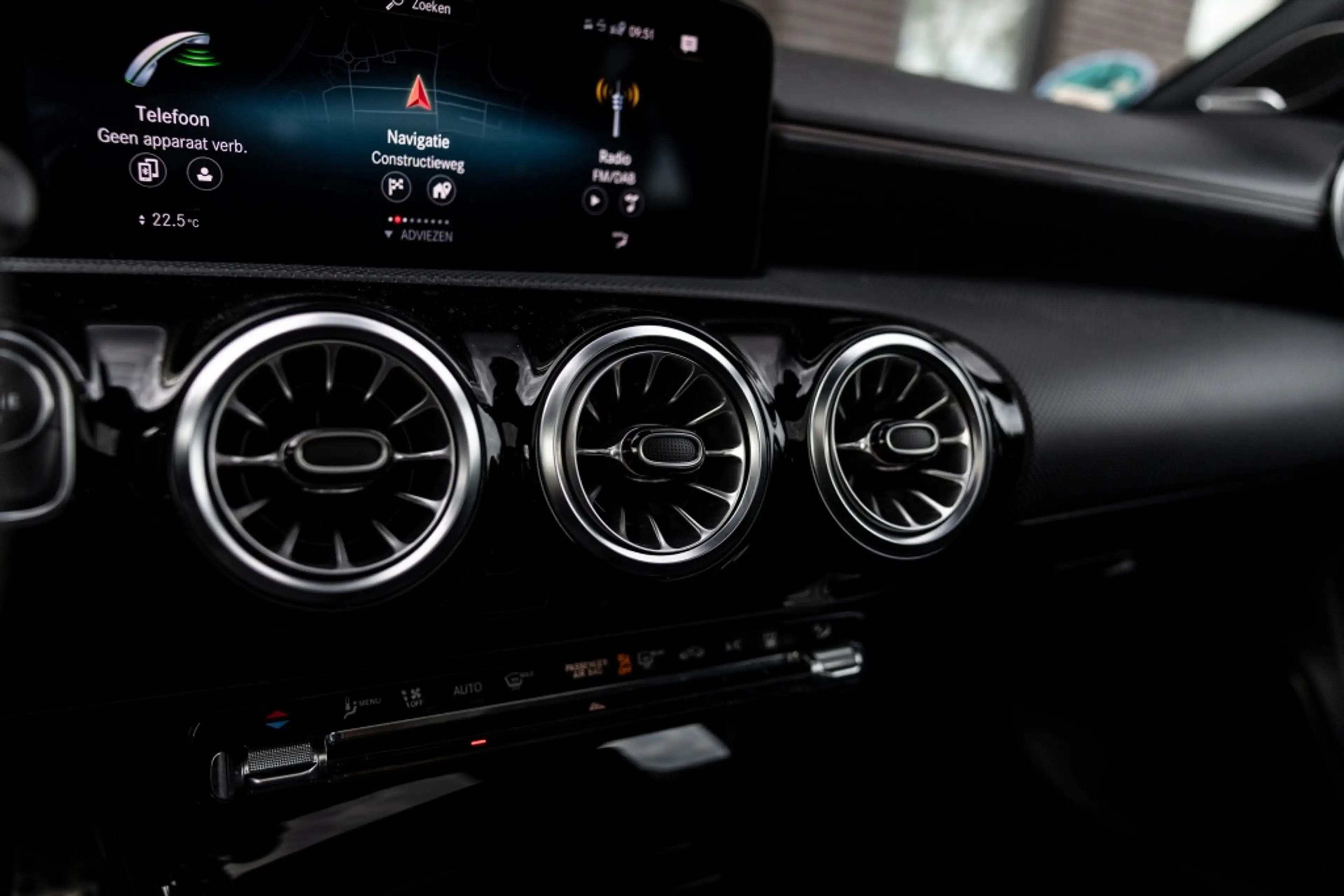Mercedes-Benz A 250 e Premium Plus | Pano | Burmester | Memory | Multi — photo 40