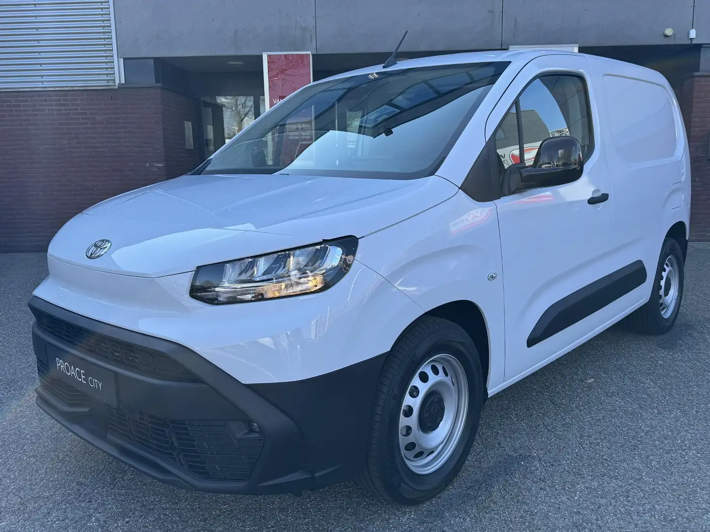 Toyota Proace City CHALLENGER 50KWH ELECTRIC NIEUW DIRECT LEVERBAAR A Wit - 1