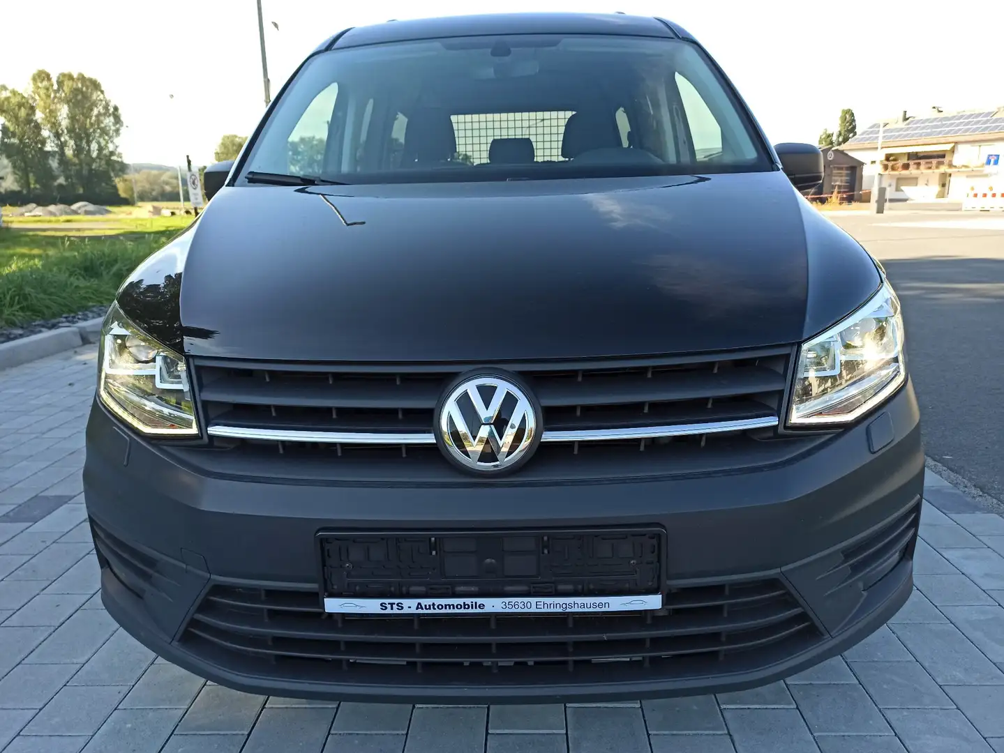 Volkswagen Caddy Maxi Comfortline NAVI XENON SHZG GRA PDC ALU 1. Hd Noir - 2