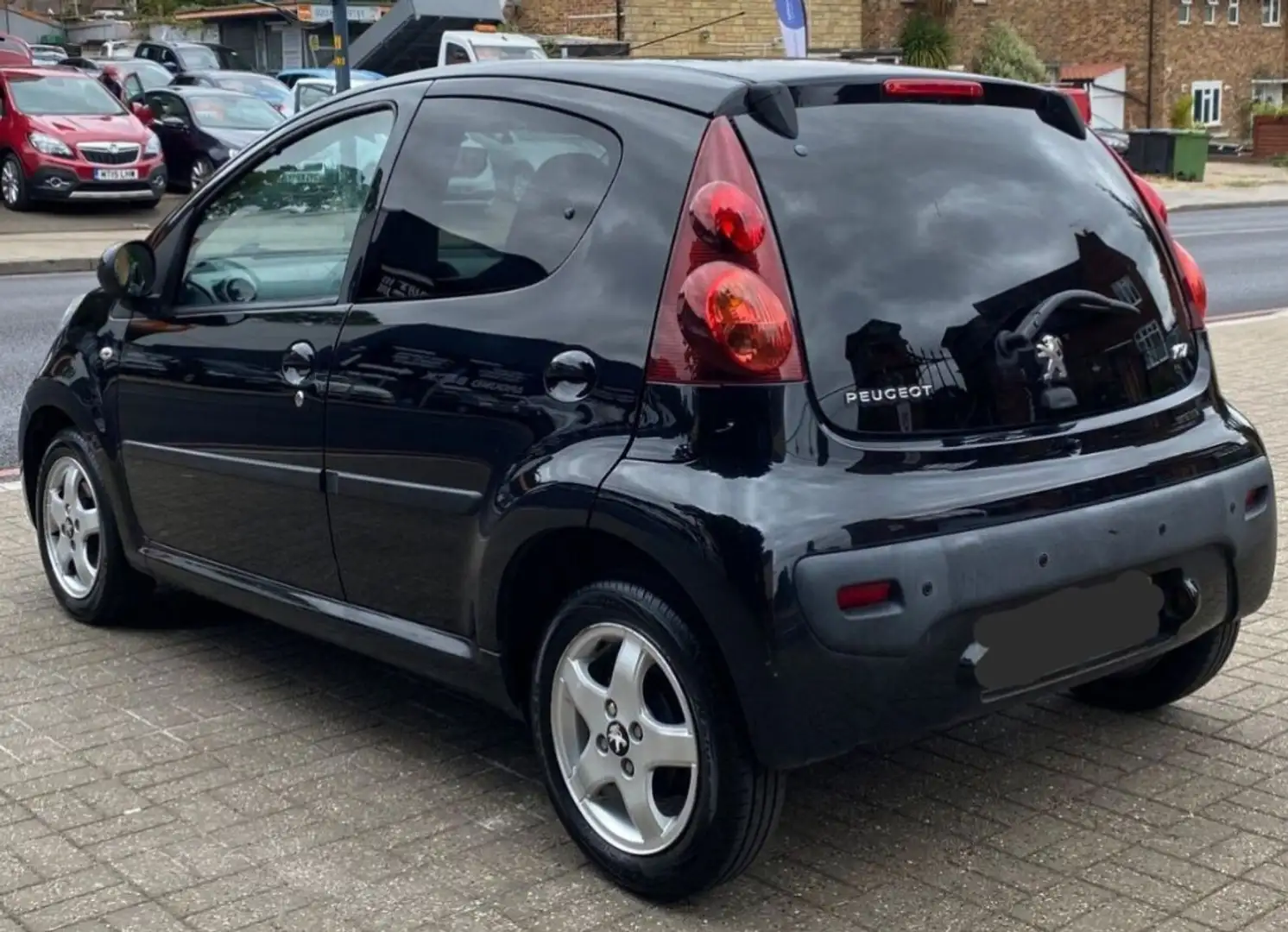 Peugeot 107 1.0i Active 2 Tronic crna - 2