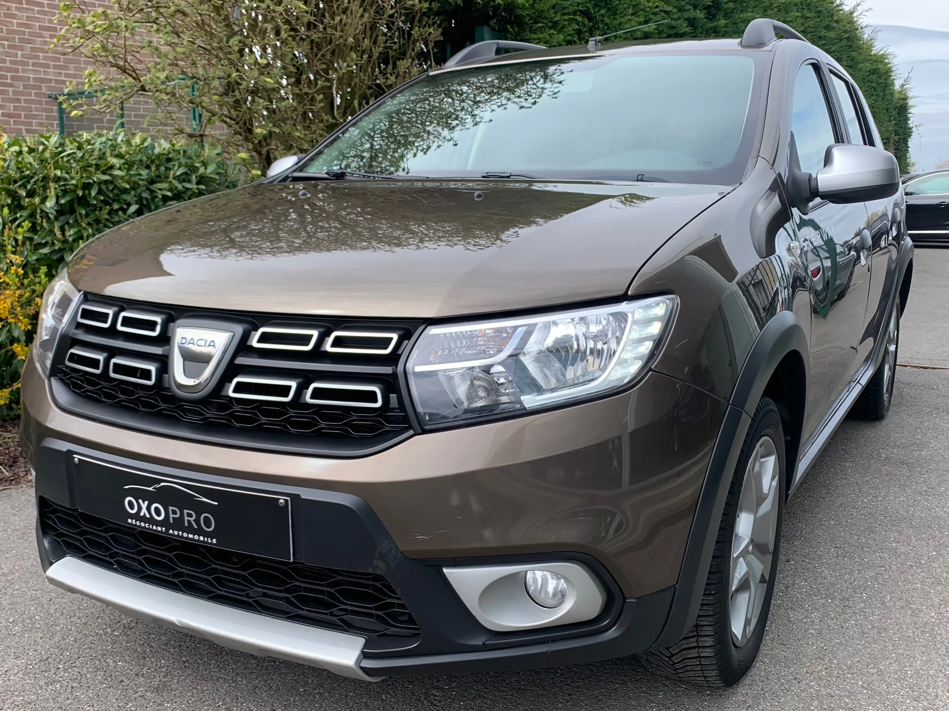 Dacia Logan STEPWAY PLUS / 1.5 dCi 90 CV / Gps / Airco / Camera / Cruise / — photo 2