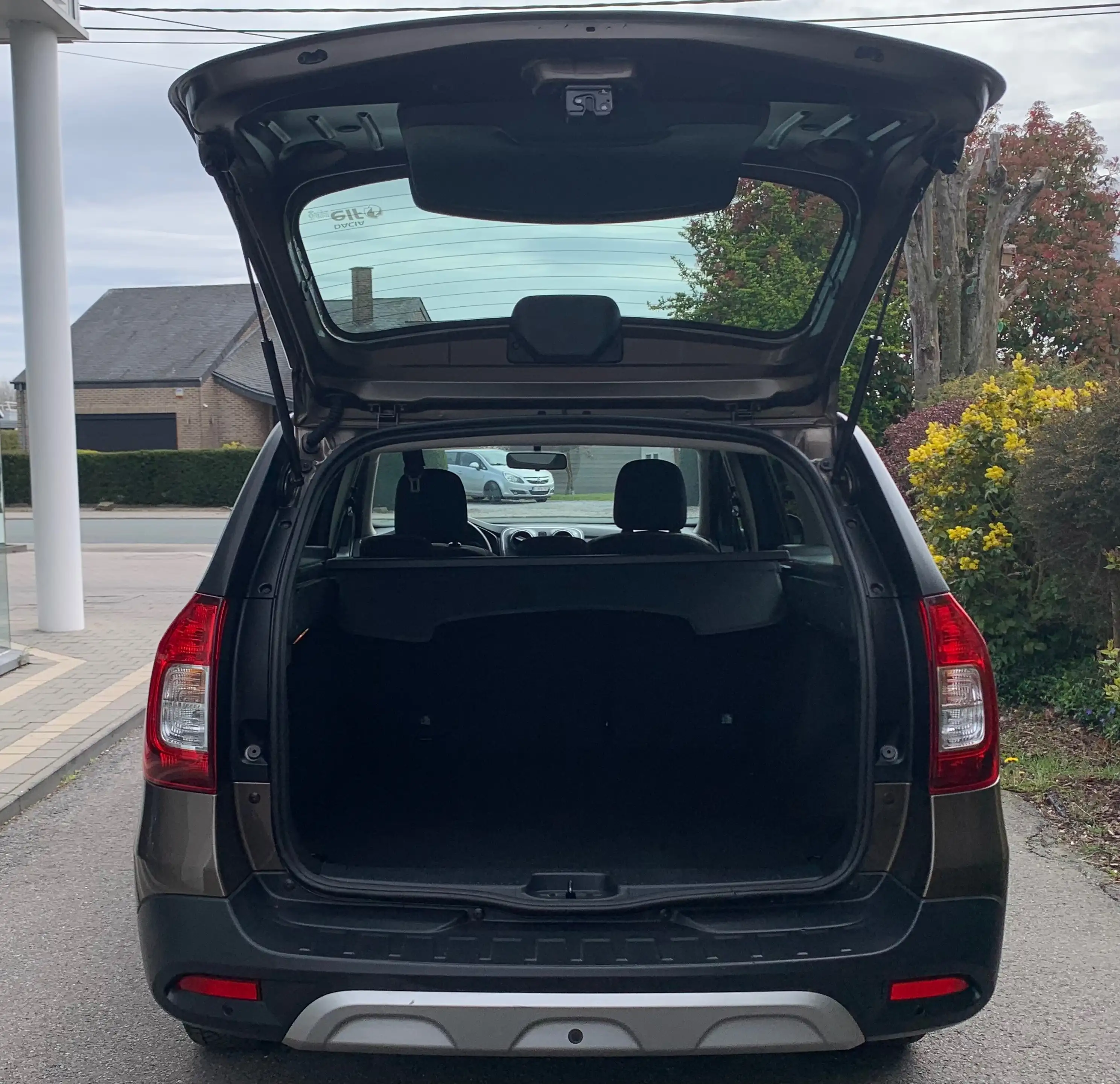 Dacia Logan STEPWAY PLUS / 1.5 dCi 90 CV / Gps / Airco / Camera / Cruise / — photo 7