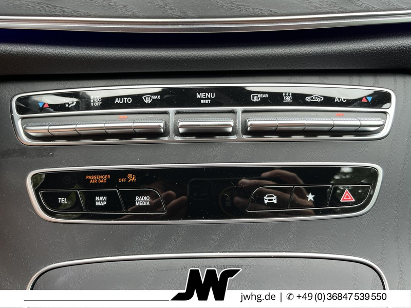 Mercedes-Benz E 300 2x AMG Line 360K Widescreen Night MBUX AHK — photo 14