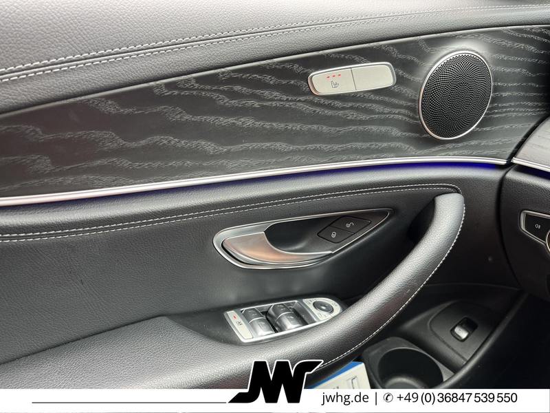 Mercedes-Benz E 300 2x AMG Line 360K Widescreen Night MBUX AHK — photo 13