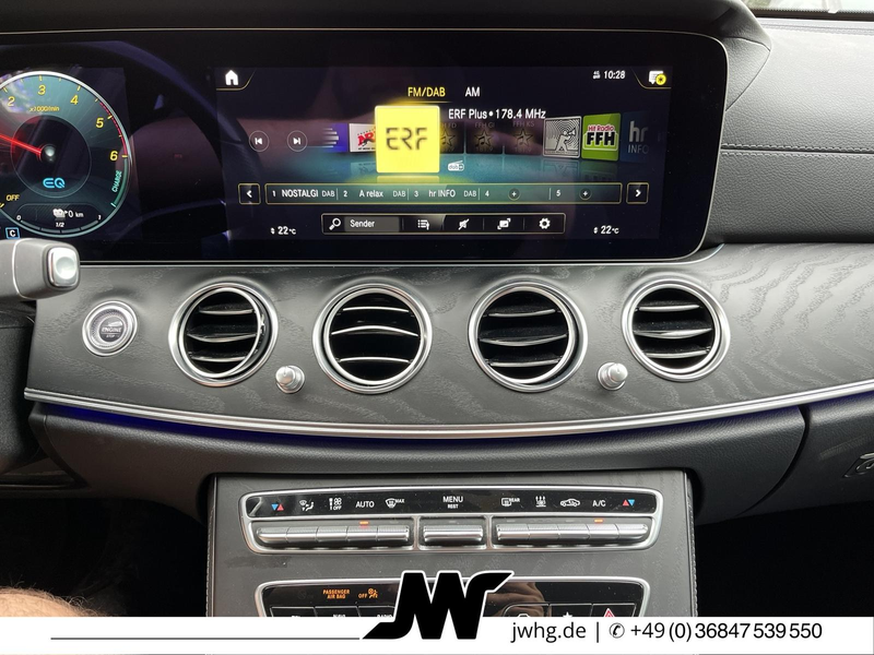 Mercedes-Benz E 300 2x AMG Line 360K Widescreen Night MBUX AHK — photo 12