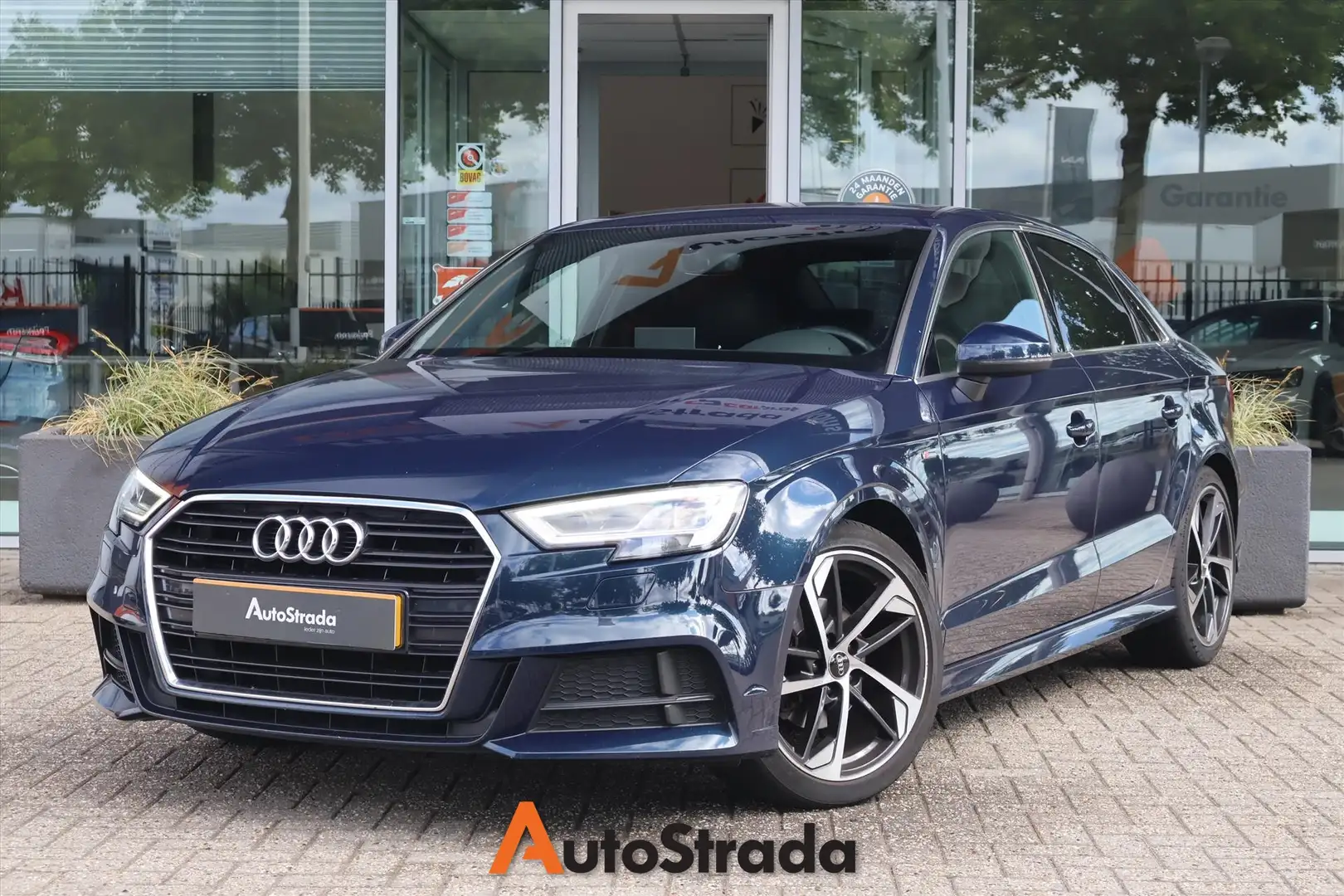 Audi A3 Limousine 35 S-Line TFSI 150pk | B&O | Climate | V Bleu - 1