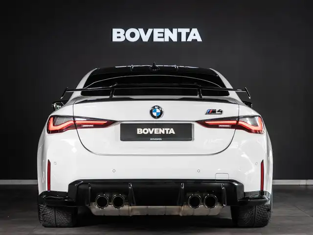BMW M4 view 8