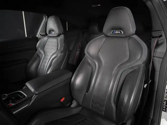 BMW M4 view 11