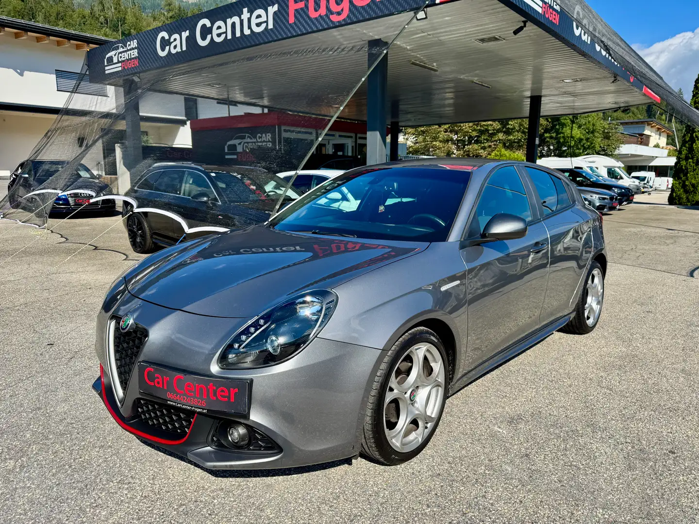 Alfa Romeo Giulietta Distinctive 1,6 JTDM Gris - 1